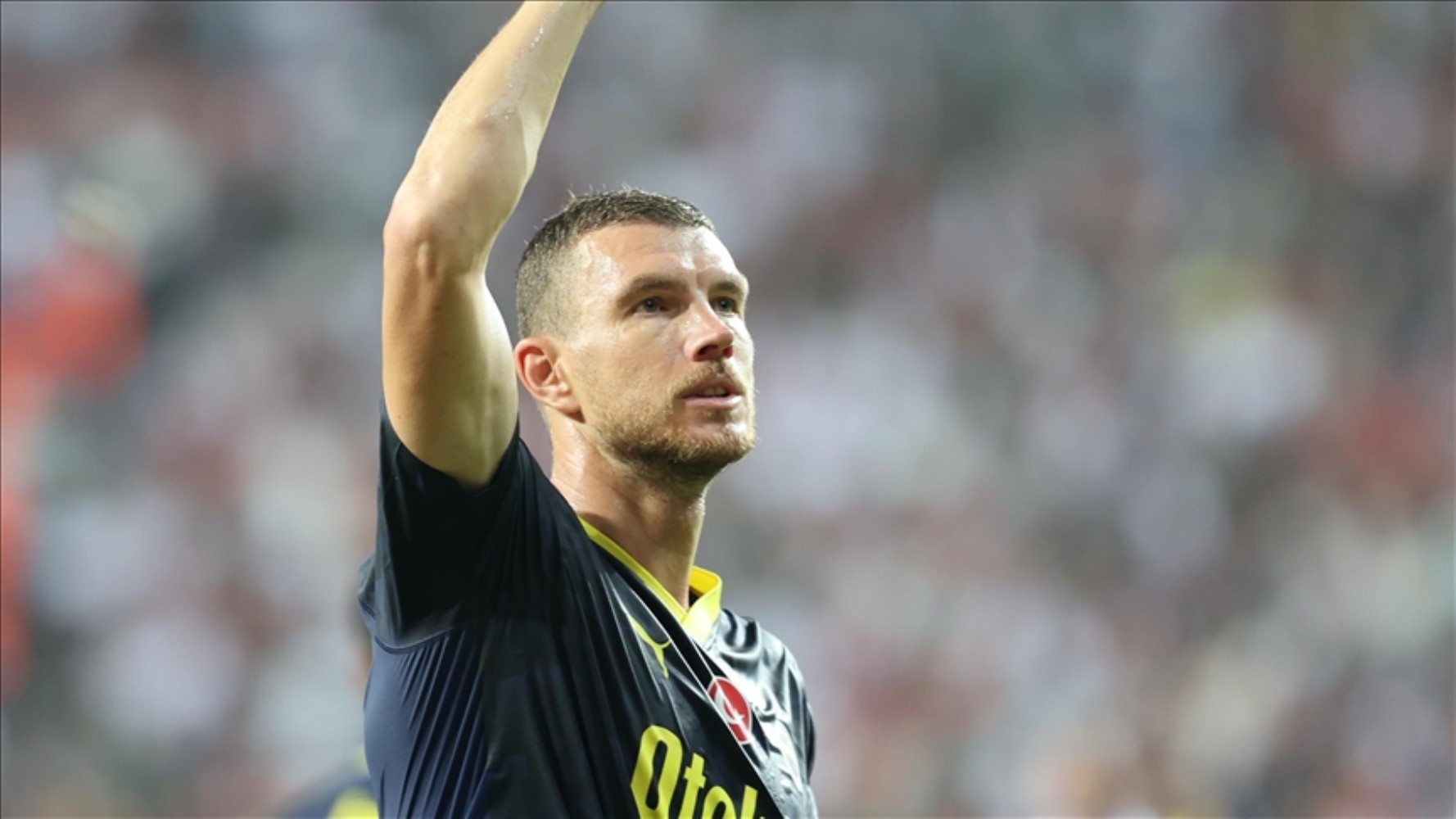Edin Dzeko transferinde sıcak gelişme! Sözleşmenin ayrıntıları belli oldu
