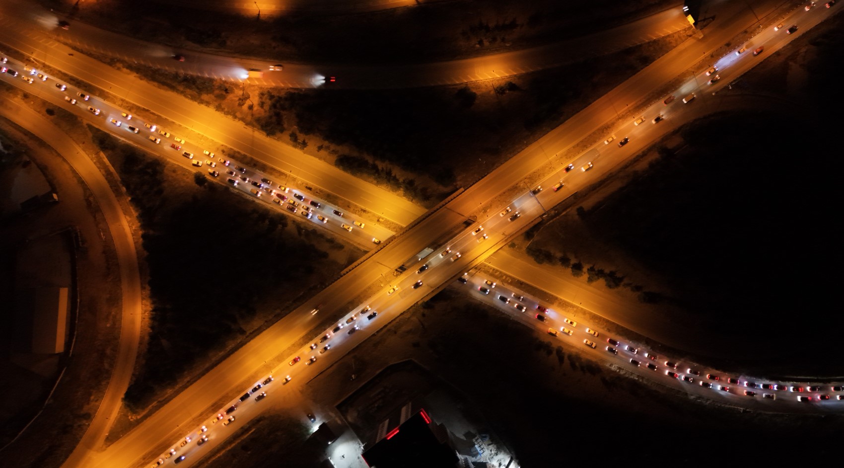 Bayram dönüşü kilit kavşakta trafik yoğunluğu