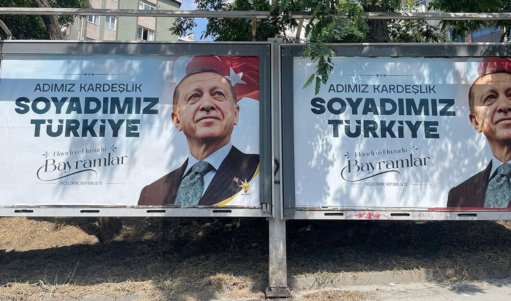 AKP'de 'çalıntı slogan' krizi istifa getirebilir!