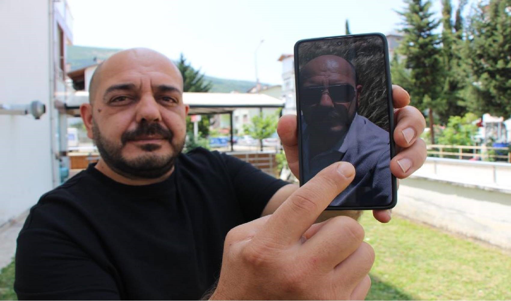 Çektiği 'selfie' hayatını kurtardı: Üzerine yapışan 25 keneyi böyle fark etti Çektiği 'selfie' hayatını kurtardı: Üzerine yapışan 25 keneyi böyle fark etti