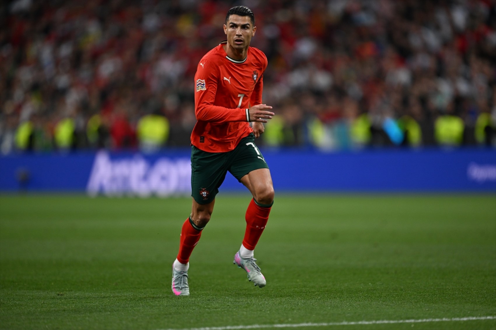 UEFA Uluslar Ligi'nde İspanya - Portekiz finali nefes kesti! Cimbomlu Morata penaltı kaçırdı, Ronaldo 40 yaşında kupa kaldırdı