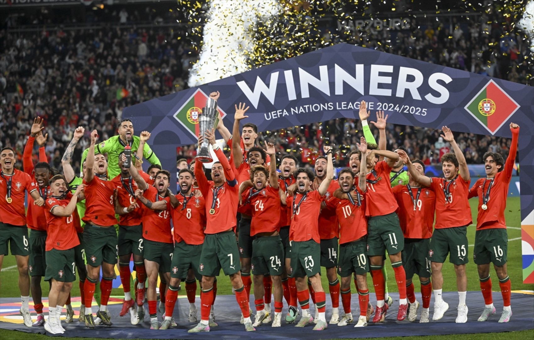 UEFA Uluslar Ligi'nde İspanya - Portekiz finali nefes kesti! Cimbomlu Morata penaltı kaçırdı, Ronaldo 40 yaşında kupa kaldırdı