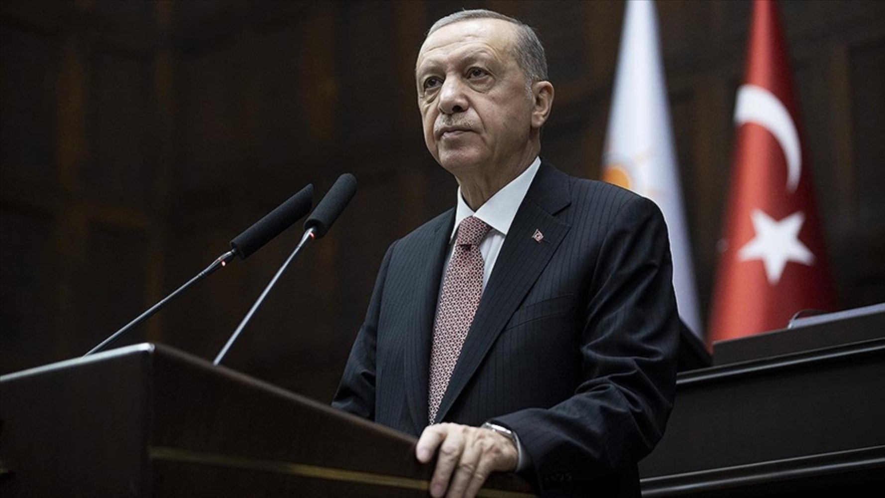 Yurttaşların en çok beğendiği siyasetçi belli oldu! İki isim arasında büyük fark…