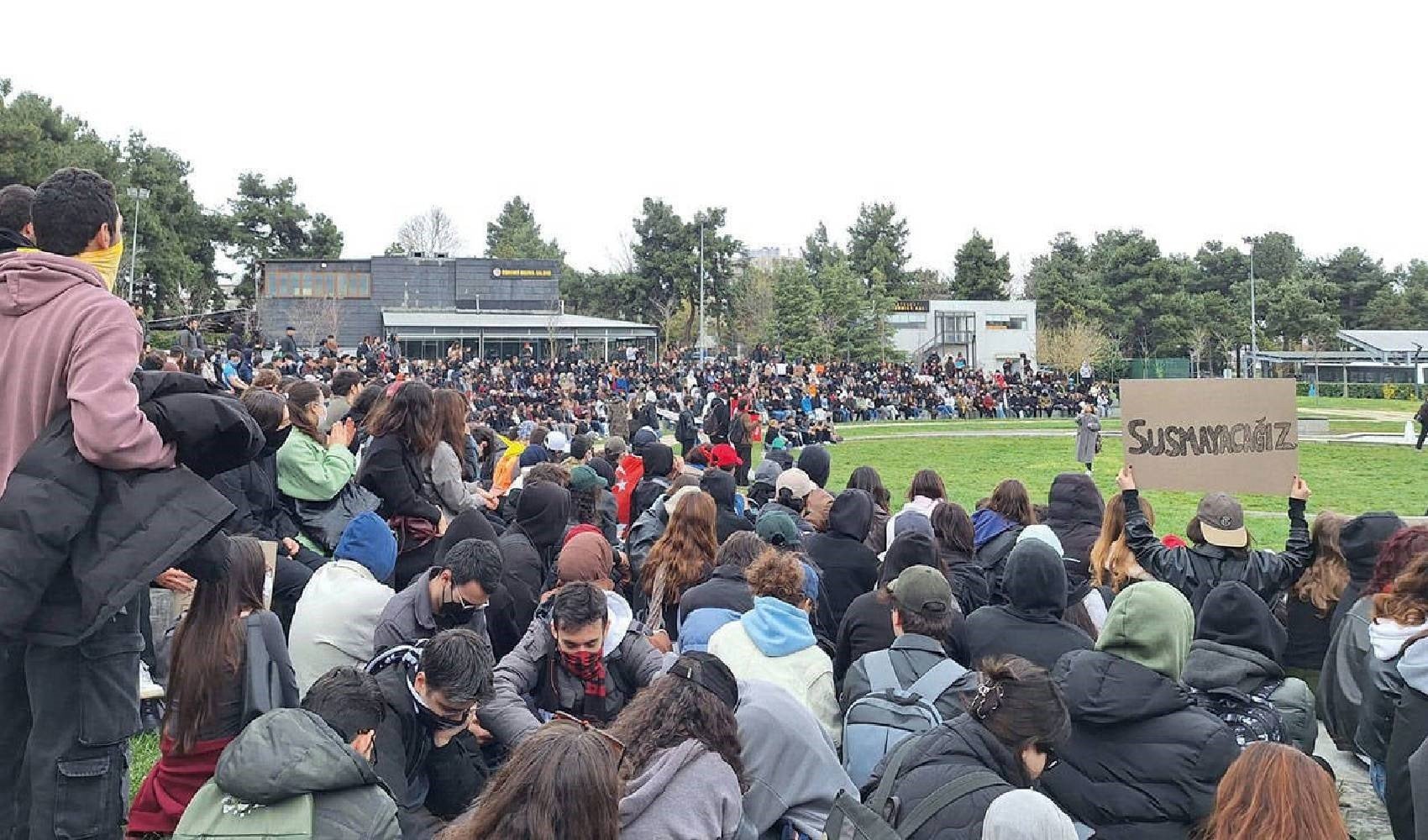 Öğrencilere bayramda soruşturma yağmuru: Yıldız Teknik Üniversitesi'nde 70 öğrenciye soruşturma