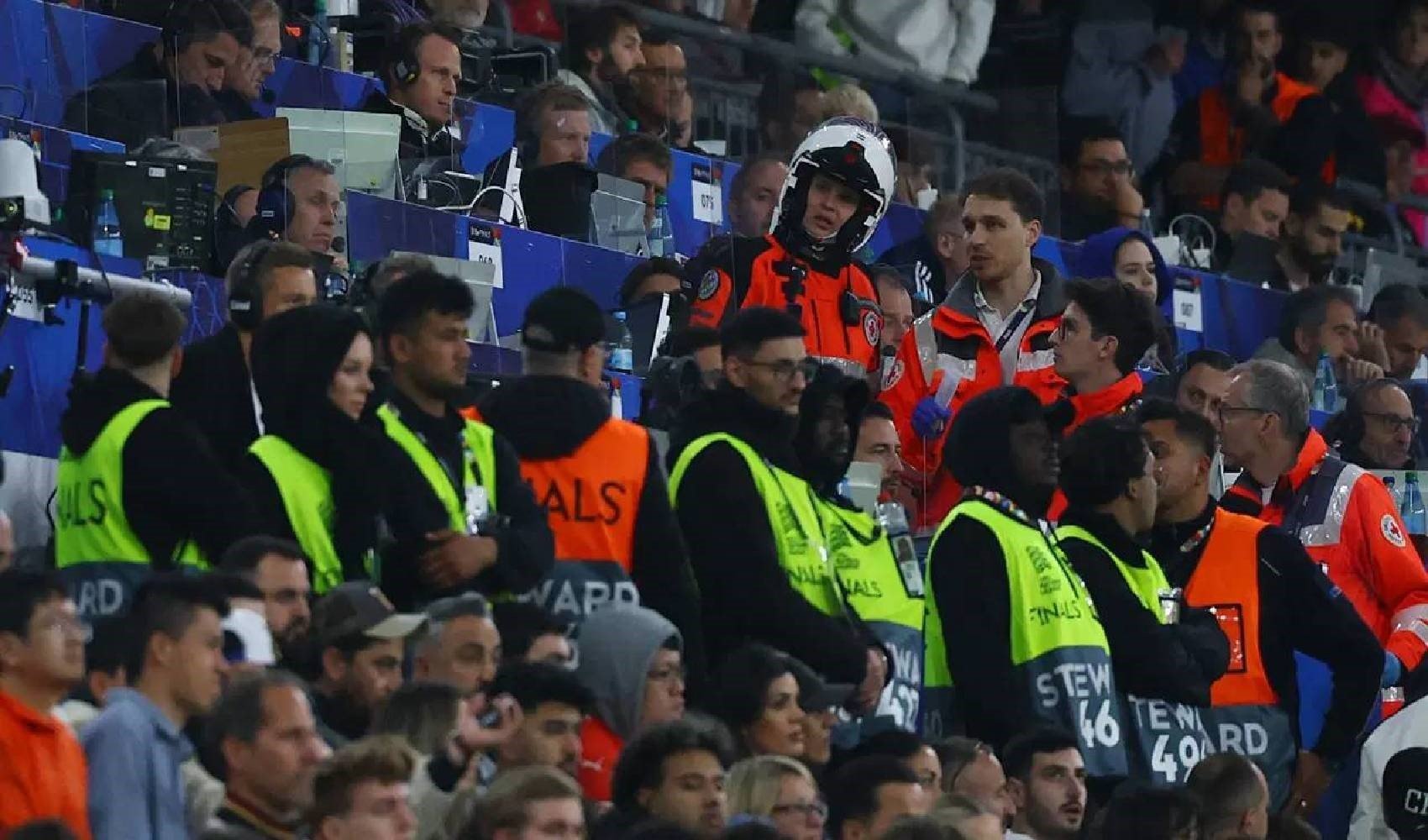 Uluslar Ligi finalinde tribün faciası: Bir taraftar hayatını kaybetti
