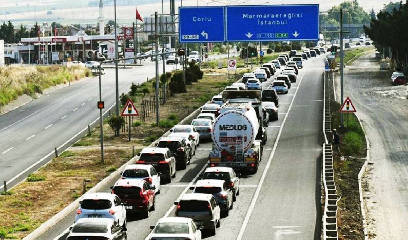 Son gün geldi, bayram dönüşleri hızlandı: Tekirdağ–İstanbul yolunda trafik yoğunluğu