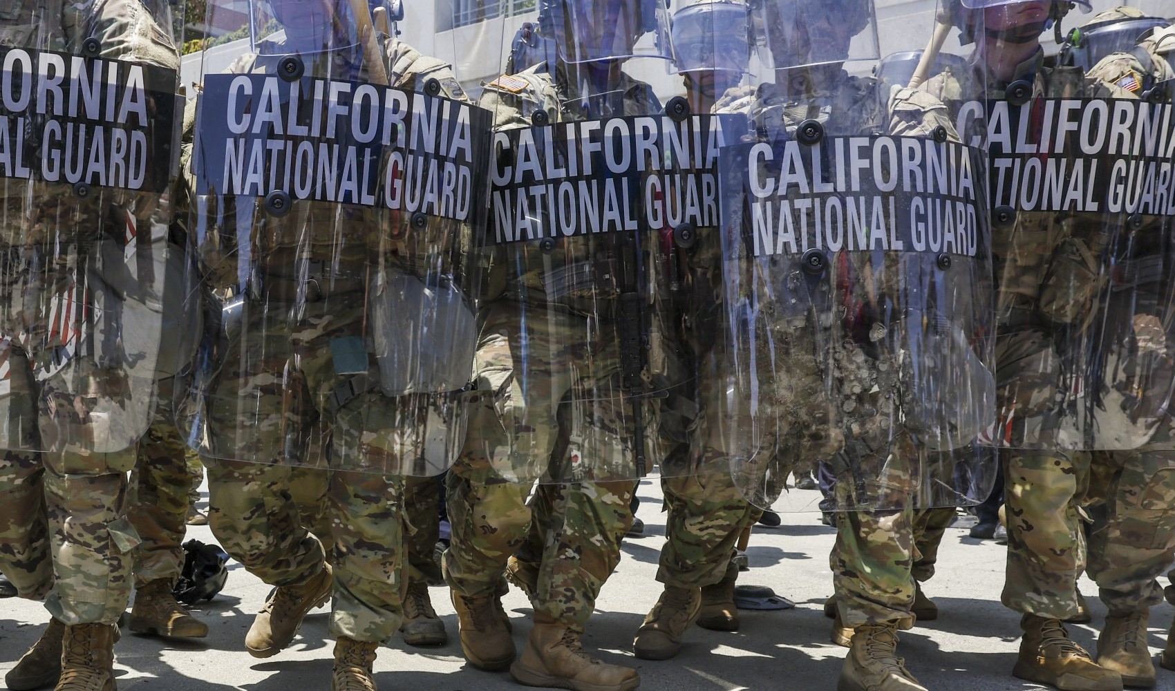 Los Angeles protestoları: 500 deniz piyadesi iddiası
