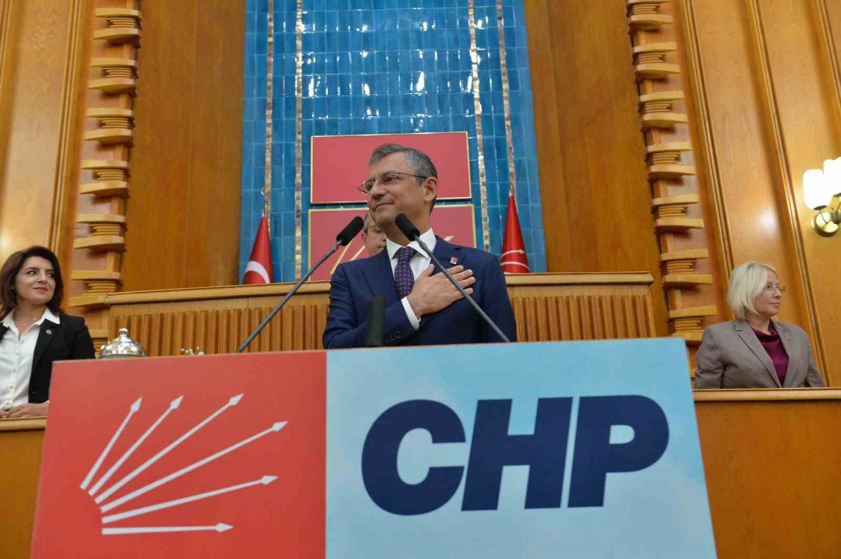 CHP Genel Başkanı Özel'den 'boğazlayasım geldi' tepkisi: Başkanlara sert uyarı