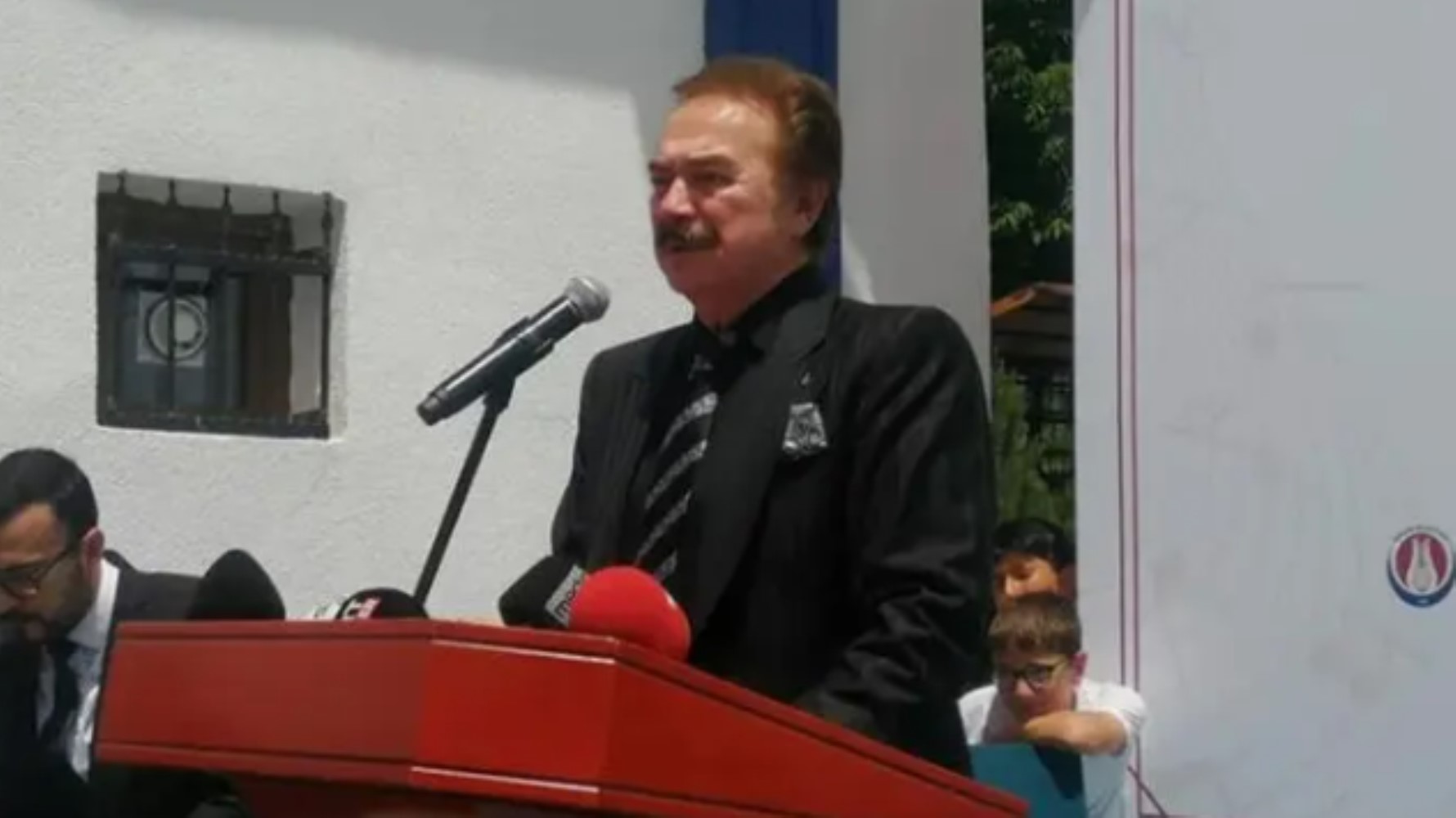 Orhan Gencebay mahkemelik oldu