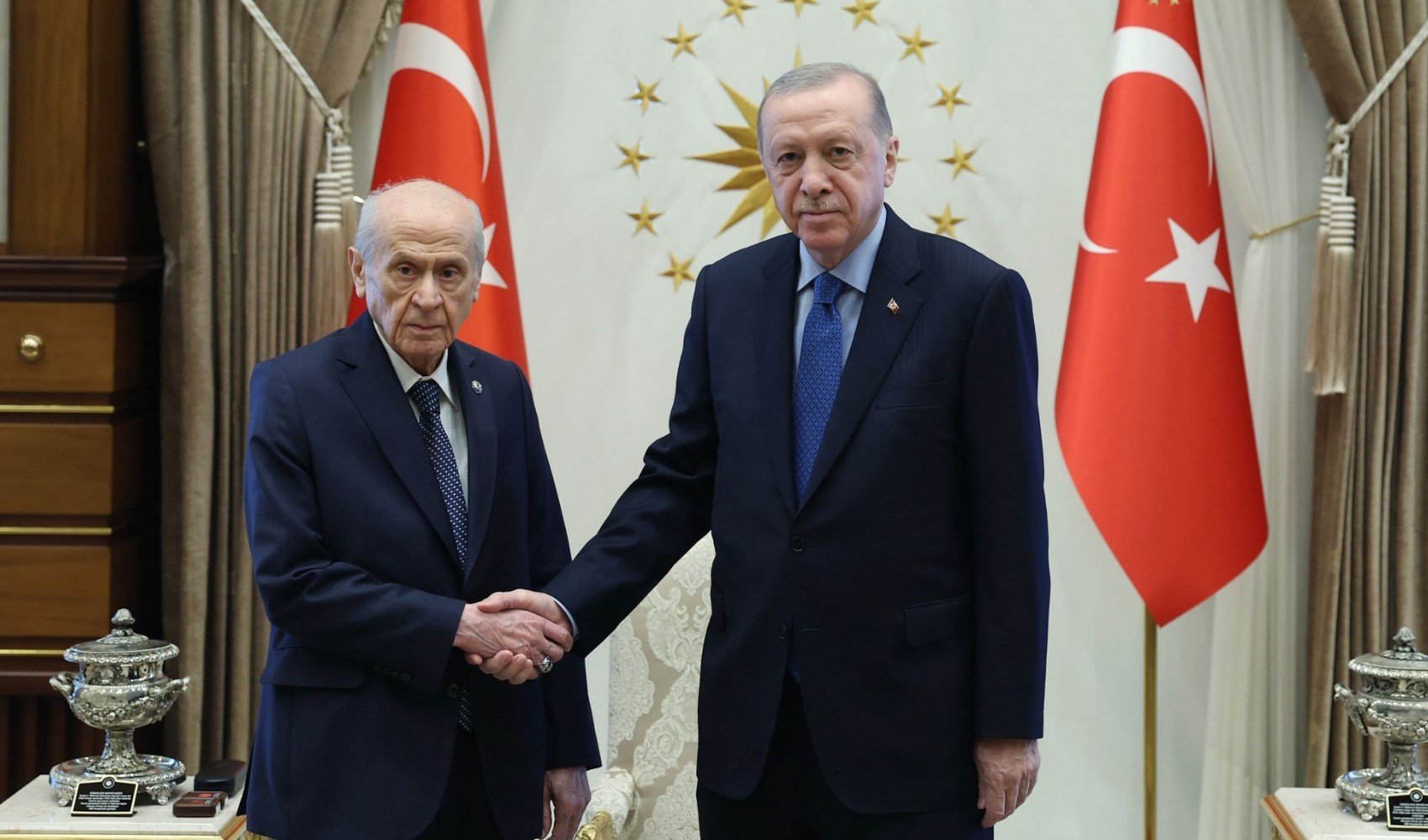 Son Dakika...Saray'da sürpriz görüşme: Bahçeli, Erdoğan'ı ziyaret etti Son Dakika...Saray'da sürpriz görüşme: Bahçeli, Erdoğan'ı ziyaret etti