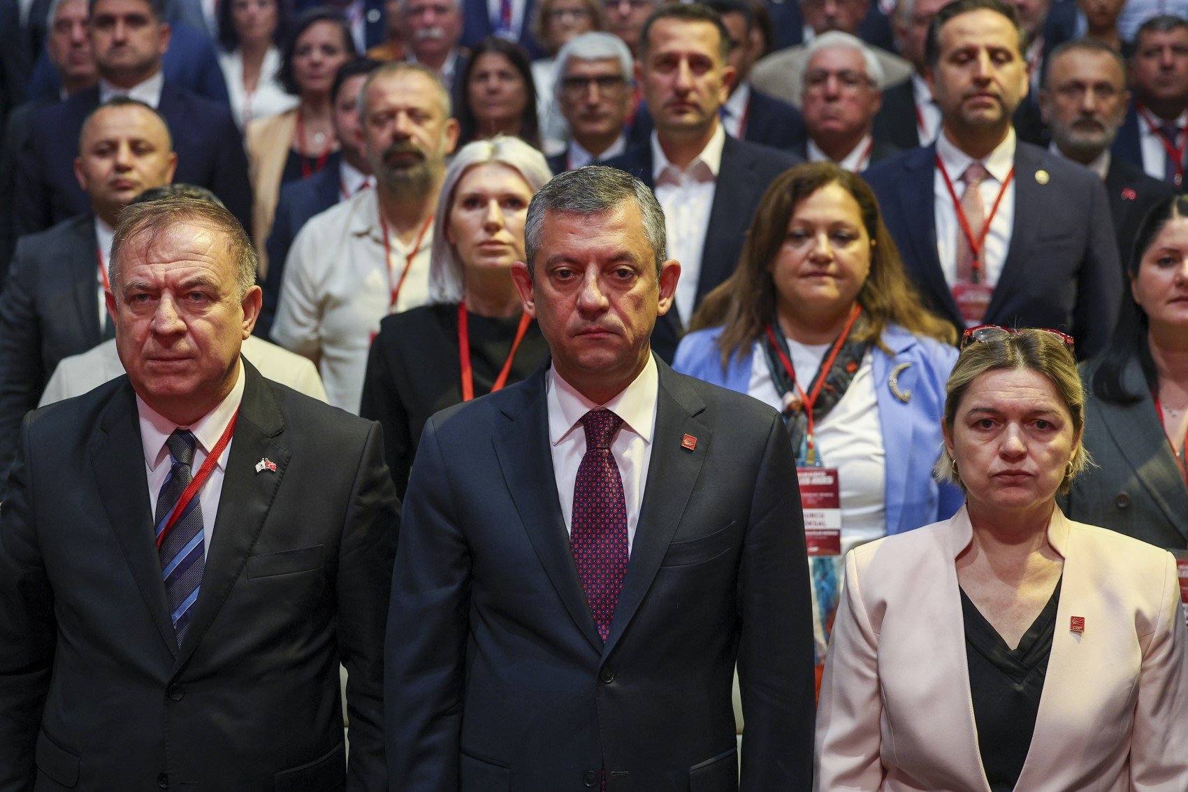 Özgür Özel’e hakkında başlatılan jet soruşturmaya CHP’li isimlerden sert tepki: İktidarın sopası