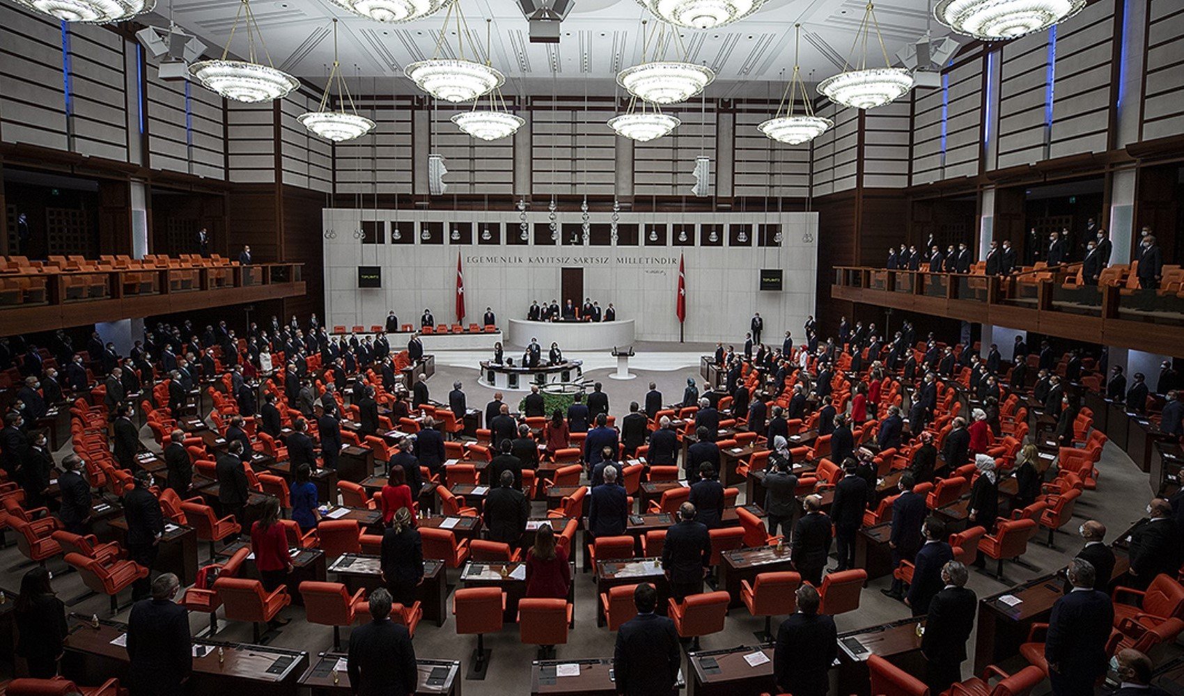 Meclis'te salgın alarmı: Zehirlenen vekil sayısı belli oldu