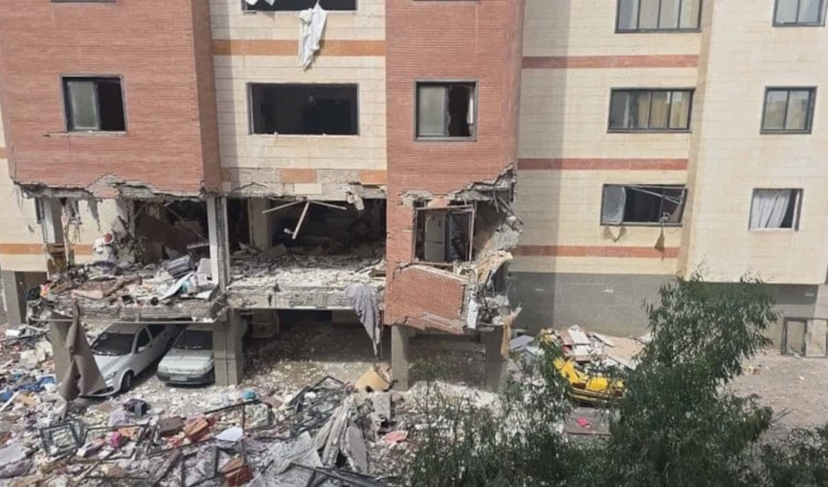 İran’ın Kum kentinde apartman patlaması: Yedi kişi yaralı