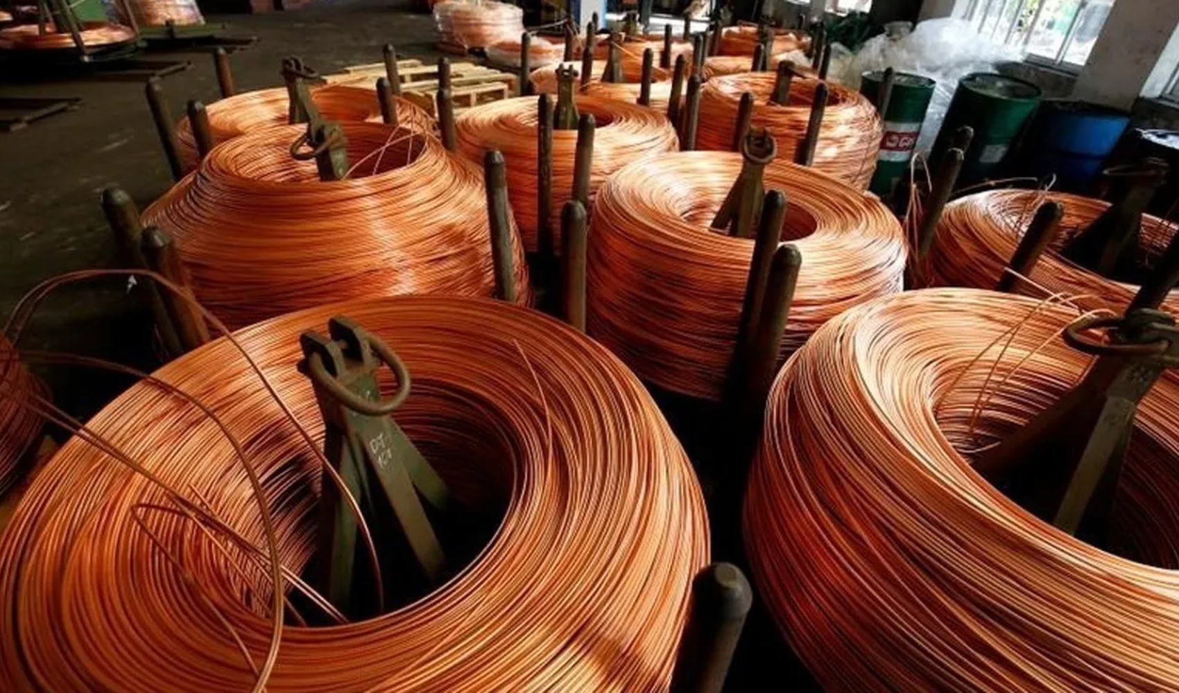 LME'de bakır fiyatları stok artışı ve güçlü dolar nedeniyle geriledi