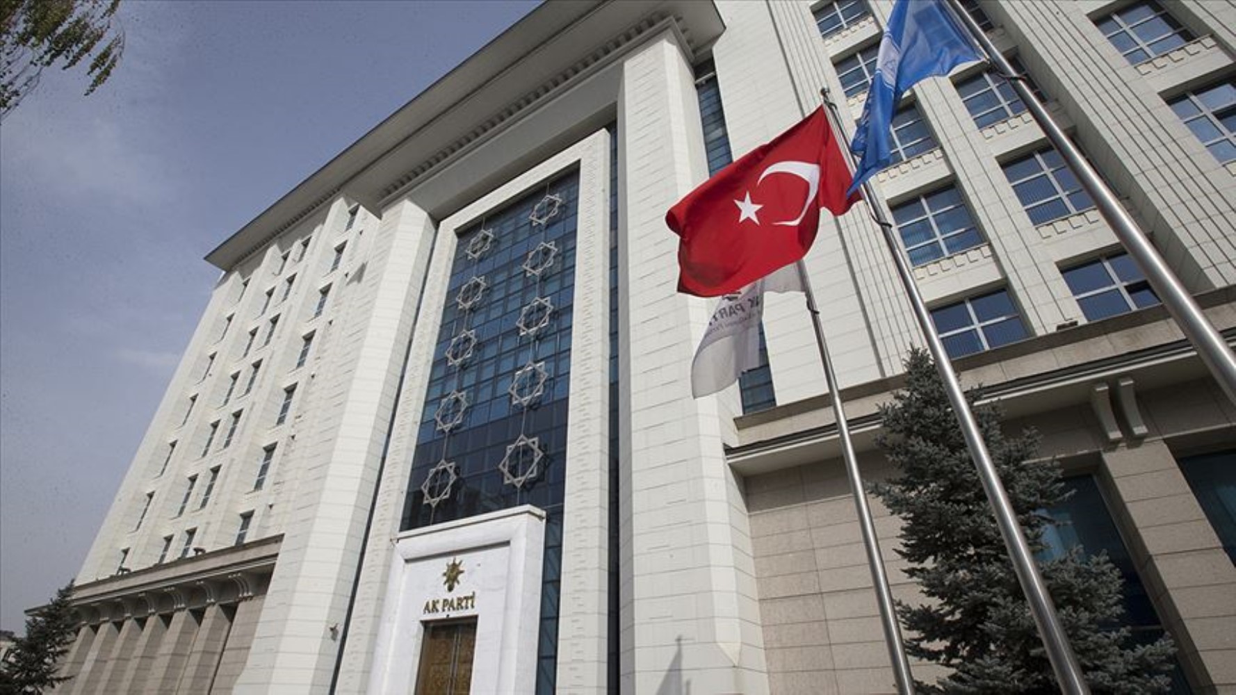 AKP kampında kredi kartı çıkmazı: Milletvekillerinin yapılandırma isteğine 'Şimşek' freni!