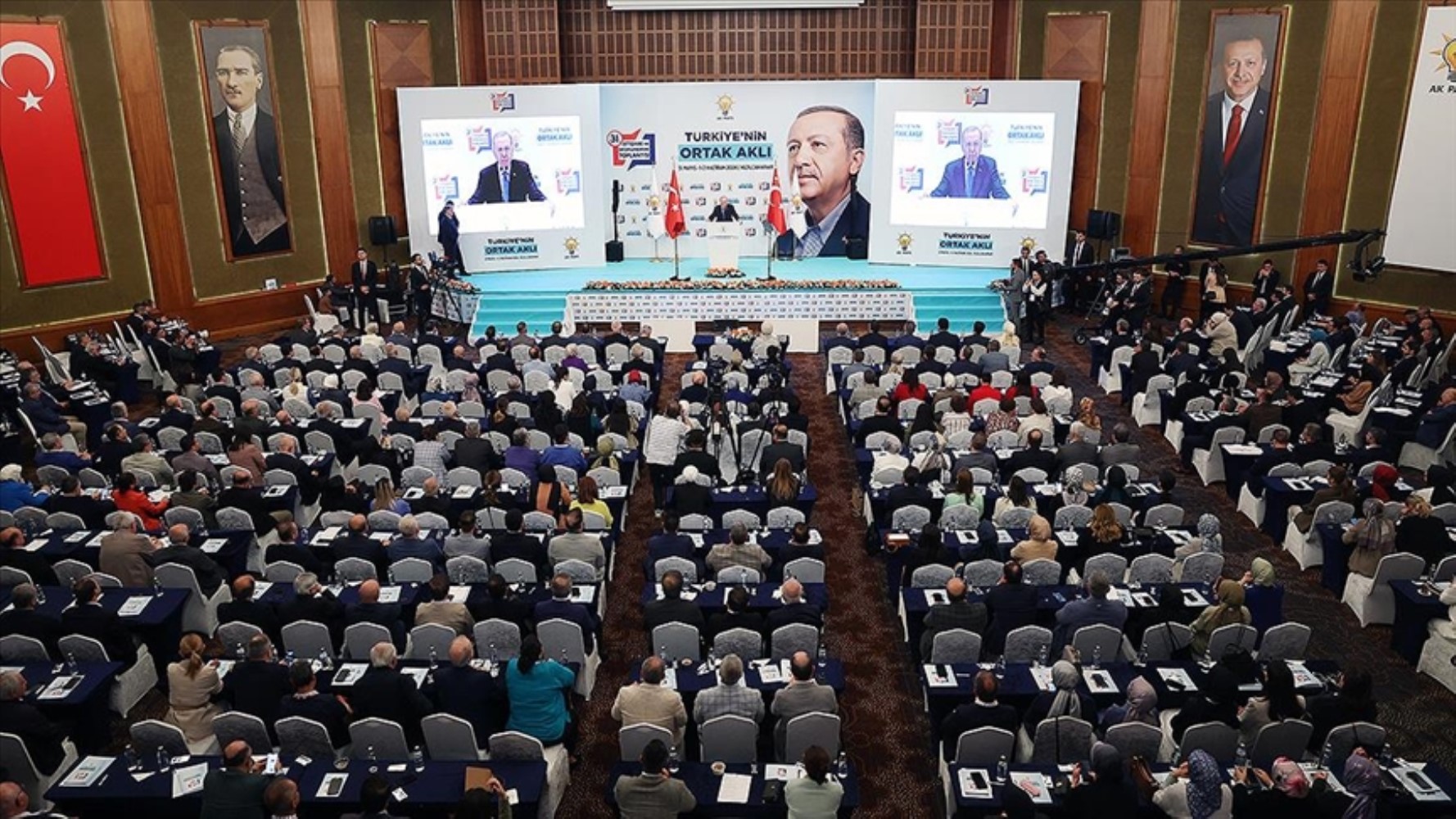 AKP kampında kredi kartı çıkmazı: Milletvekillerinin yapılandırma isteğine 'Şimşek' freni!