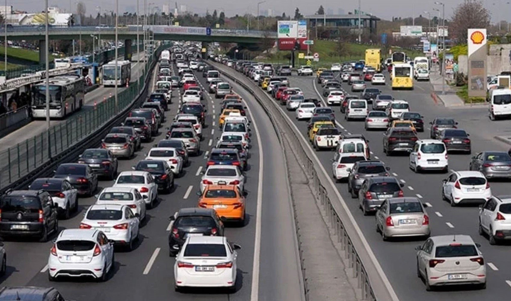 İstanbullular dikkat! Valilik saat verdi: Bu yollar trafiğe kapatılacak