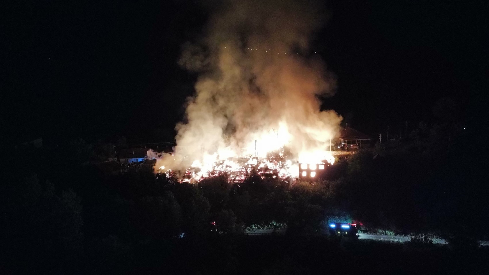 Bolu'da korkunç yangın: Evler yandı, ahırlardaki hayvanlar kurtarılamadı