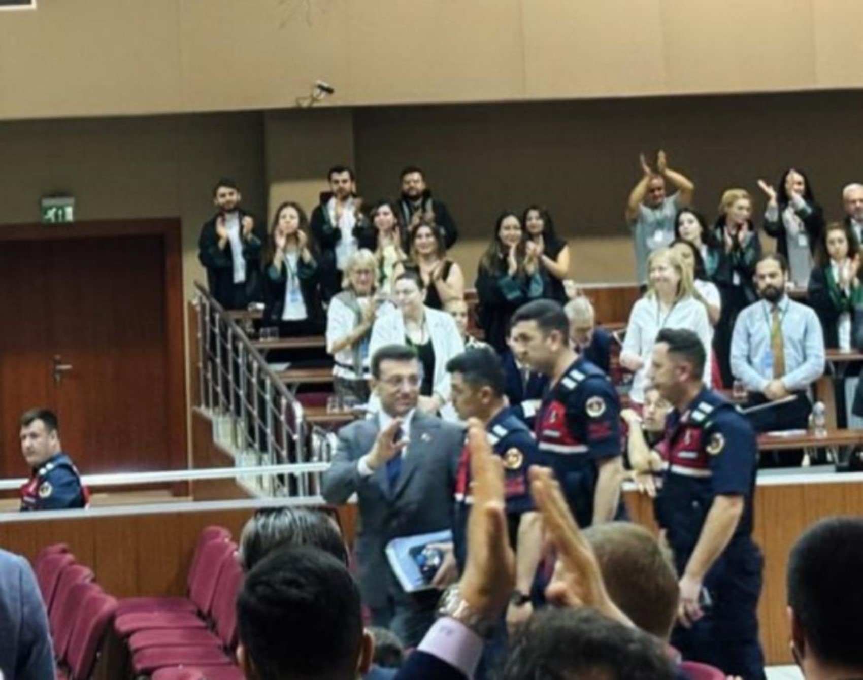 Akın Gürlek davasında hakim karşısında: İmamoğlu ile savcı arasında gerginlik yaşandı!