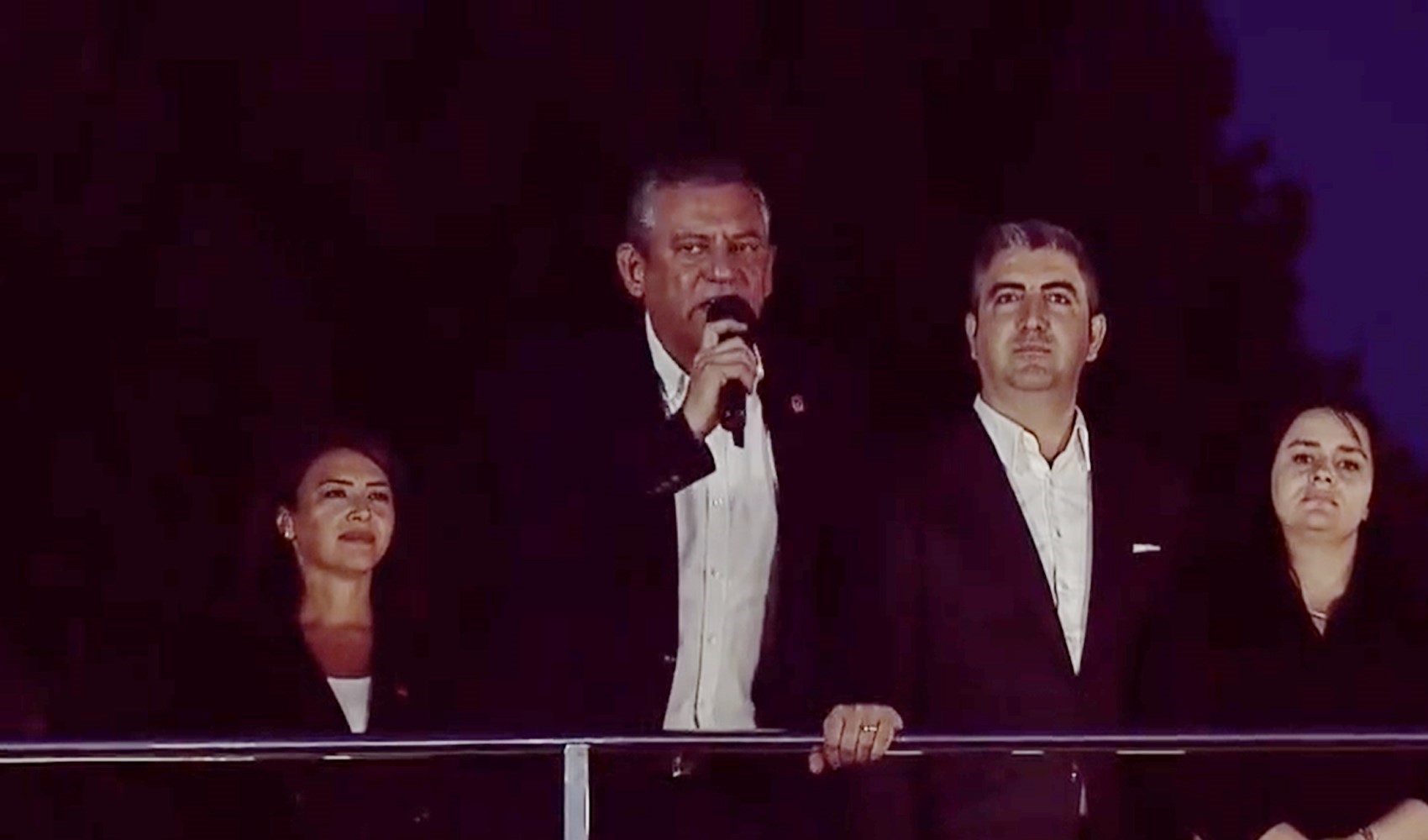 CHP'nin Kartal mitinginde Özel'den çarpıcı ifadeler CHP'nin Kartal mitinginde Özel'den çarpıcı ifadeler