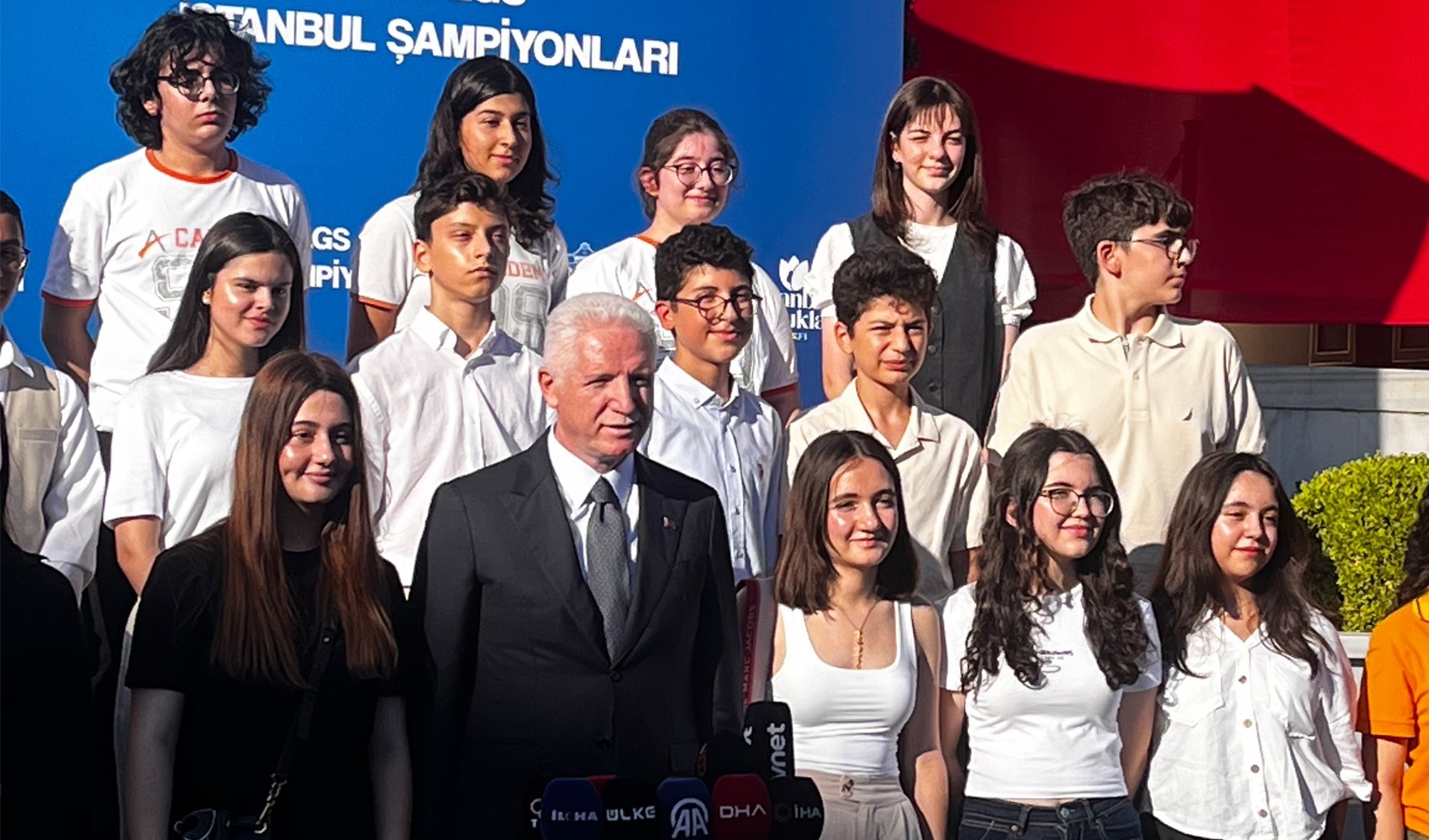 İstanbul Valiliğinden LGS birincilerine ödül
