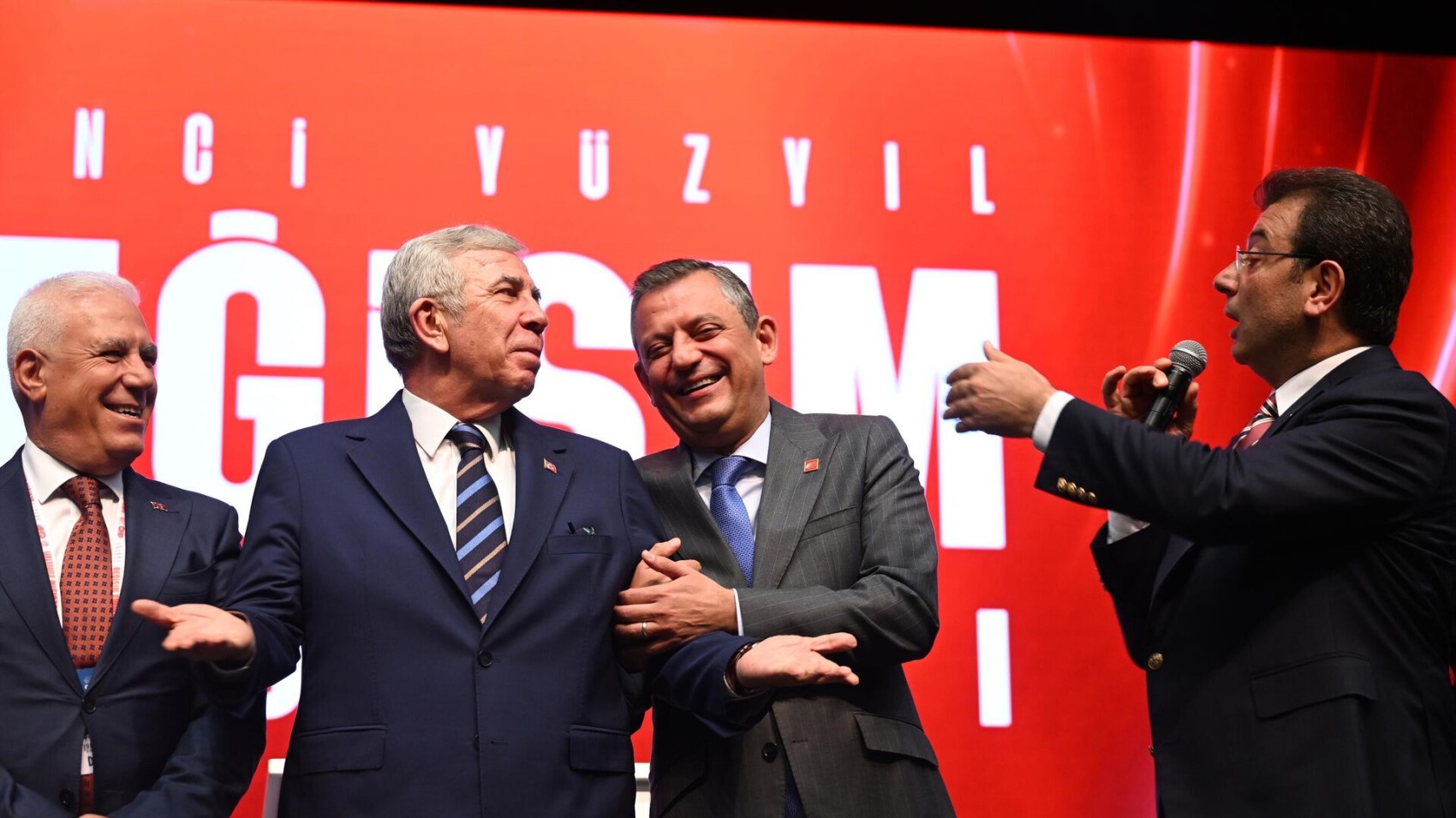 Mansur Yavaş’tan ‘adaylık’ sorusuna ‘anket’ yanıtı! 'Ekrem Bey de bir tık altta...'