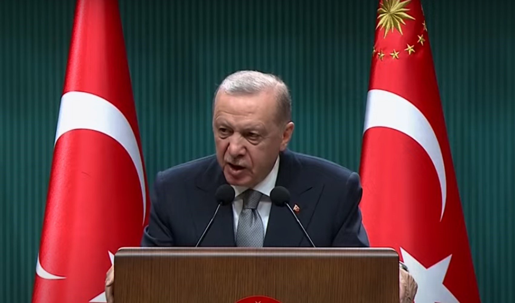 Erdoğan'dan, gündemdeki LGS tartışmalarına dair sert tepki: Ülkenin çocuklarını rahat bırakın