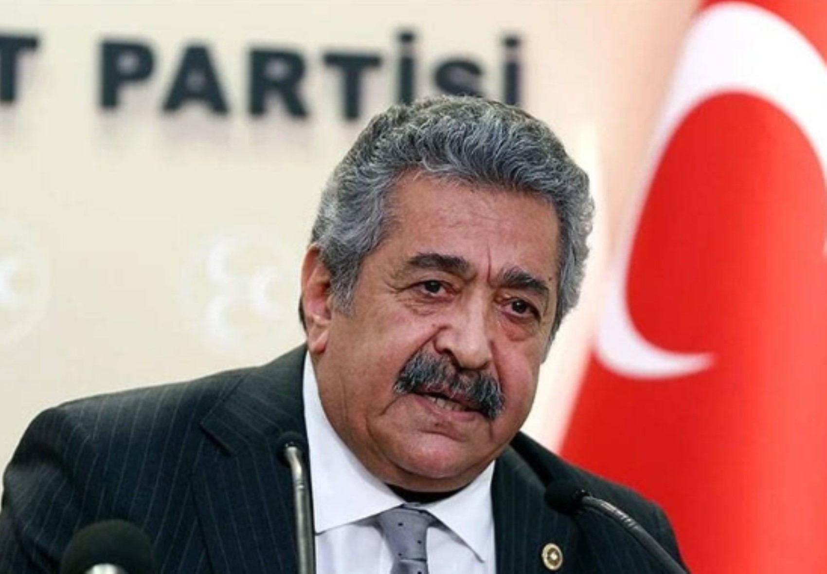 MHP’li Feti Yıldız’ın ofisinde Öcalan kitabı! İşte masadaki ekran görüntüsü