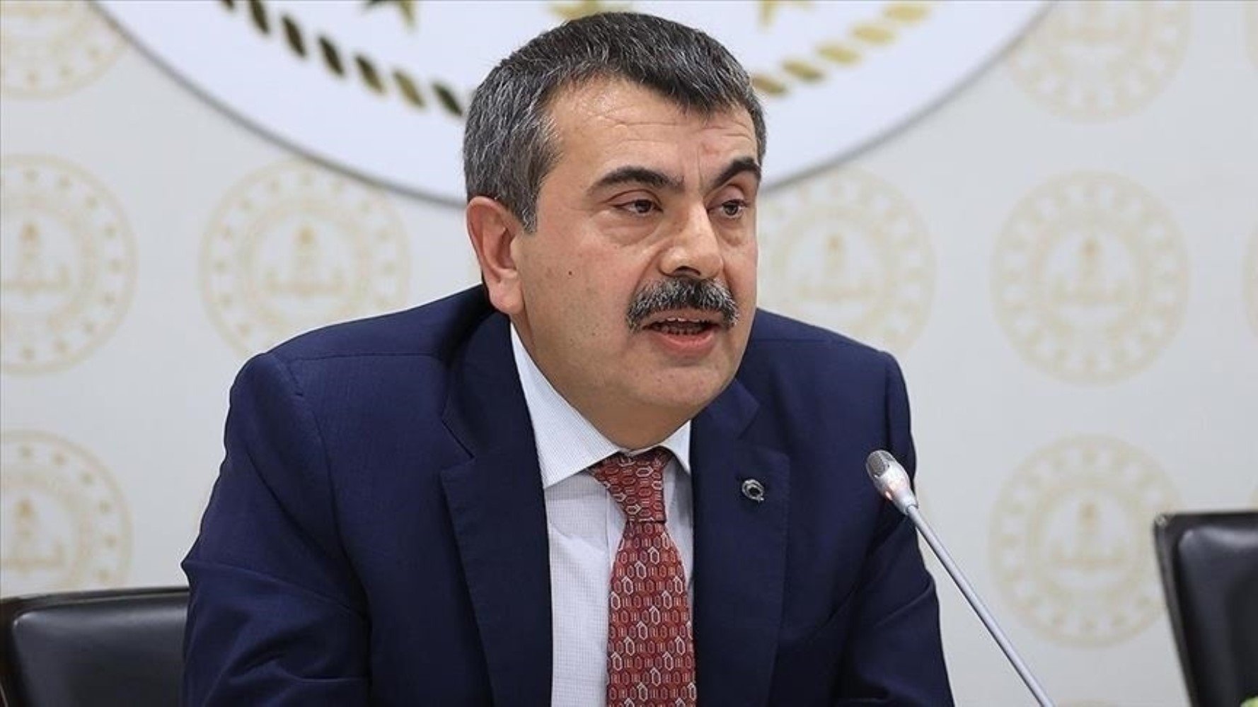 Birçok Bakanın koltuğu tehlikede: Kabinede fırtına kapıda mı? Berat Albayrak sürprizi! 3 eski isim geliyor