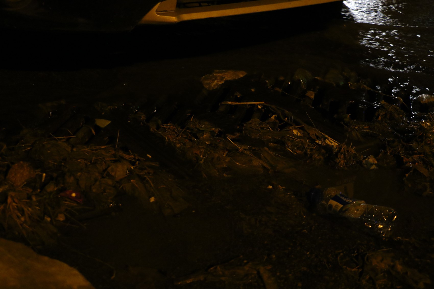 Ankara'da araçlar sel sularına kapıldı, hasarlı otomobiller havadan görüntülendi