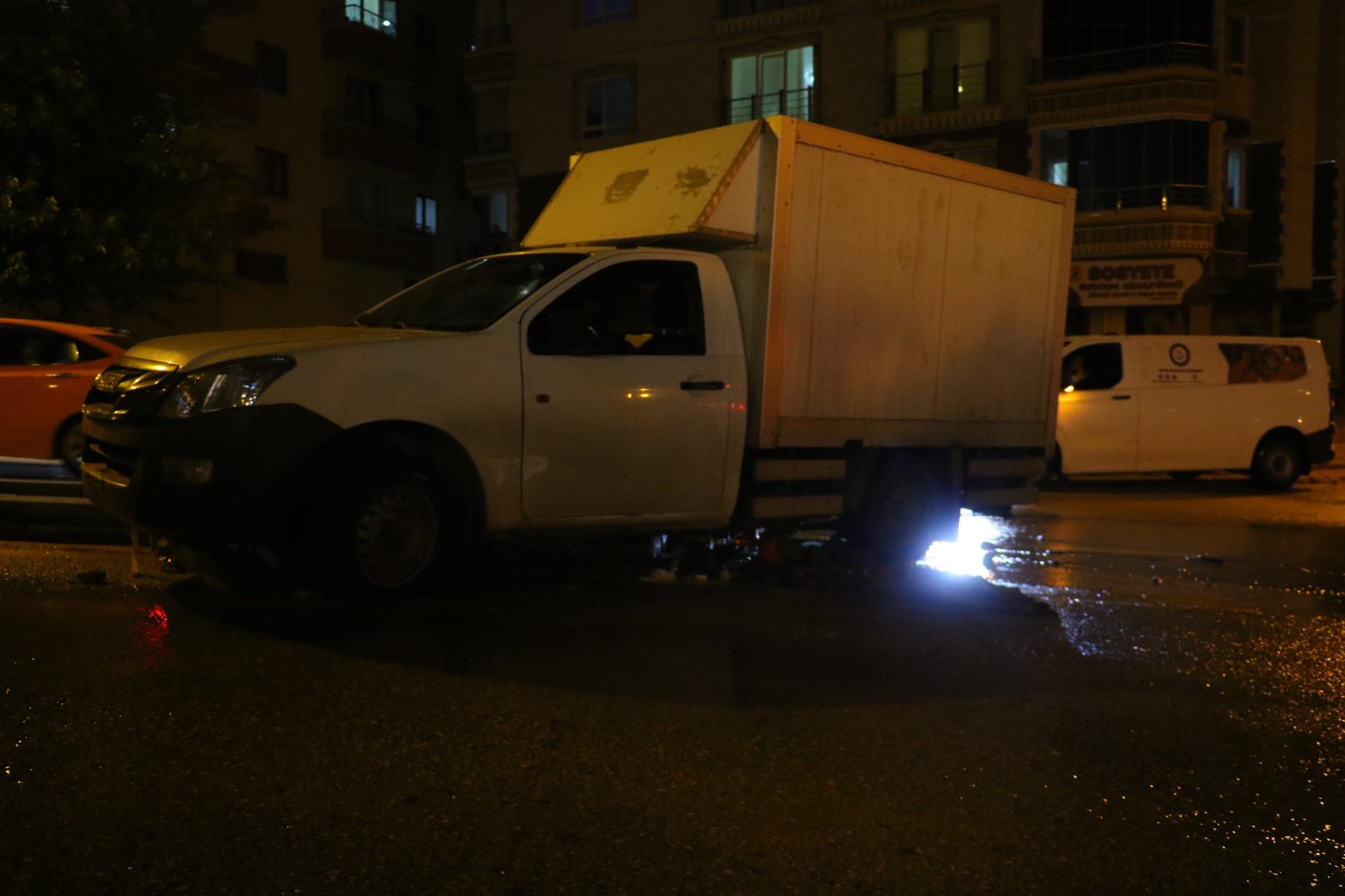 Ankara'da araçlar sel sularına kapıldı, hasarlı otomobiller havadan görüntülendi