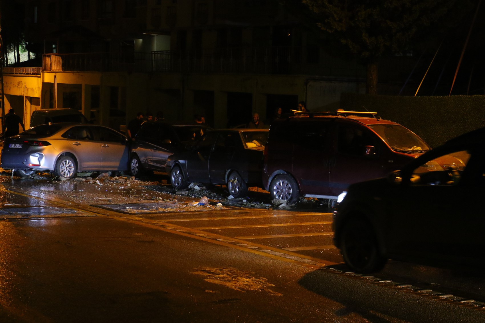 Ankara'da araçlar sel sularına kapıldı, hasarlı otomobiller havadan görüntülendi