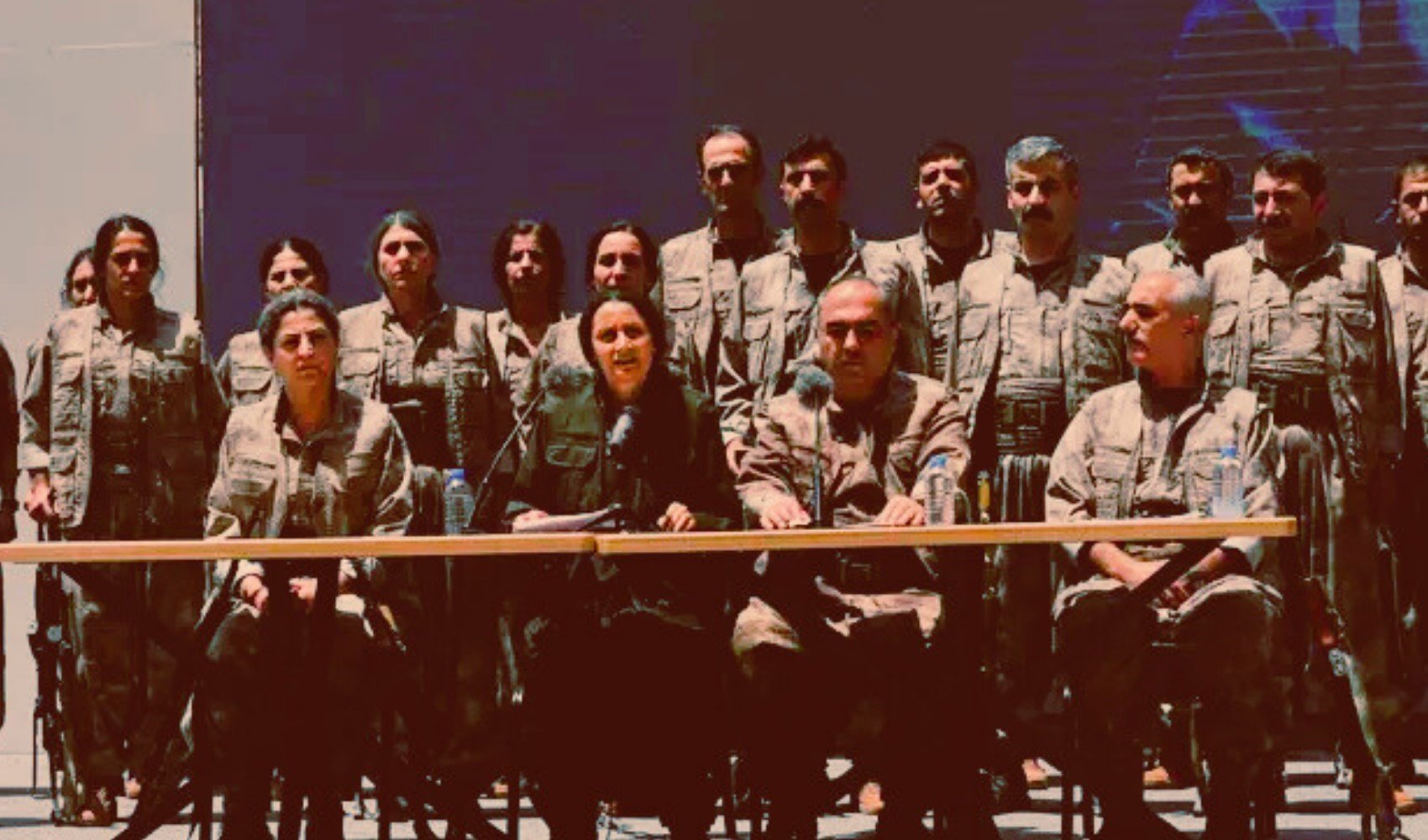 PKK'lı teröristlerin sözde silah bırakma törenine dair yeni detaylar... PKK'lı teröristlerin sözde silah bırakma törenine dair yeni detaylar...