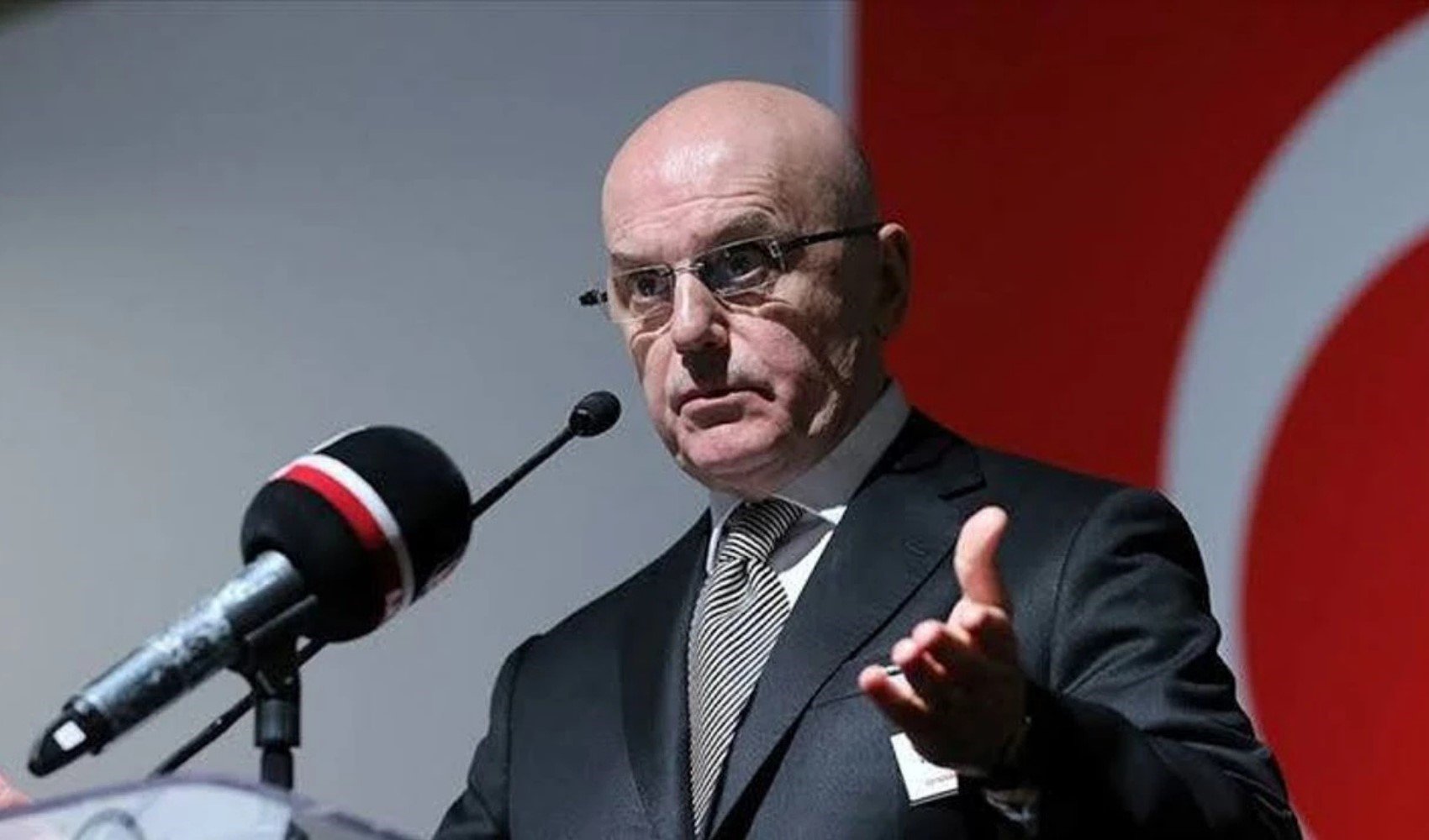 Beşiktaş Divan Başkanı Tevfik Yamantürk görevi bıraktı