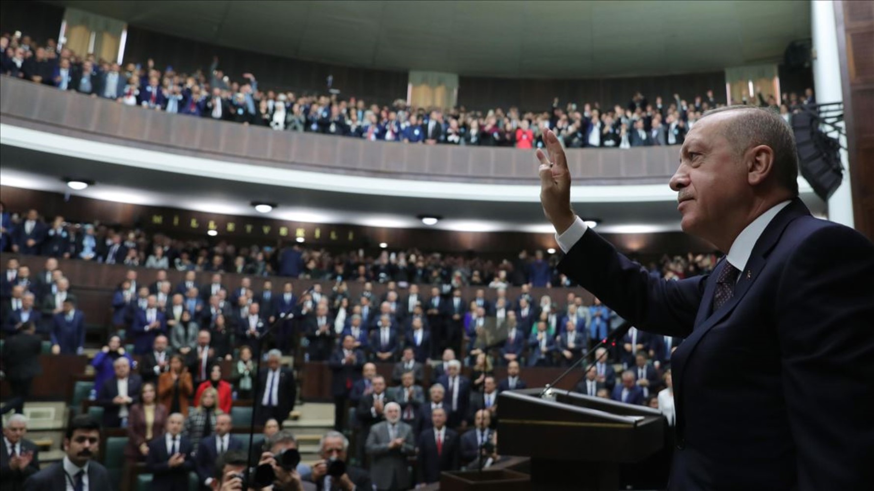 AKP'de alkış krizi: Parti yönetimi duruma müdahale etti