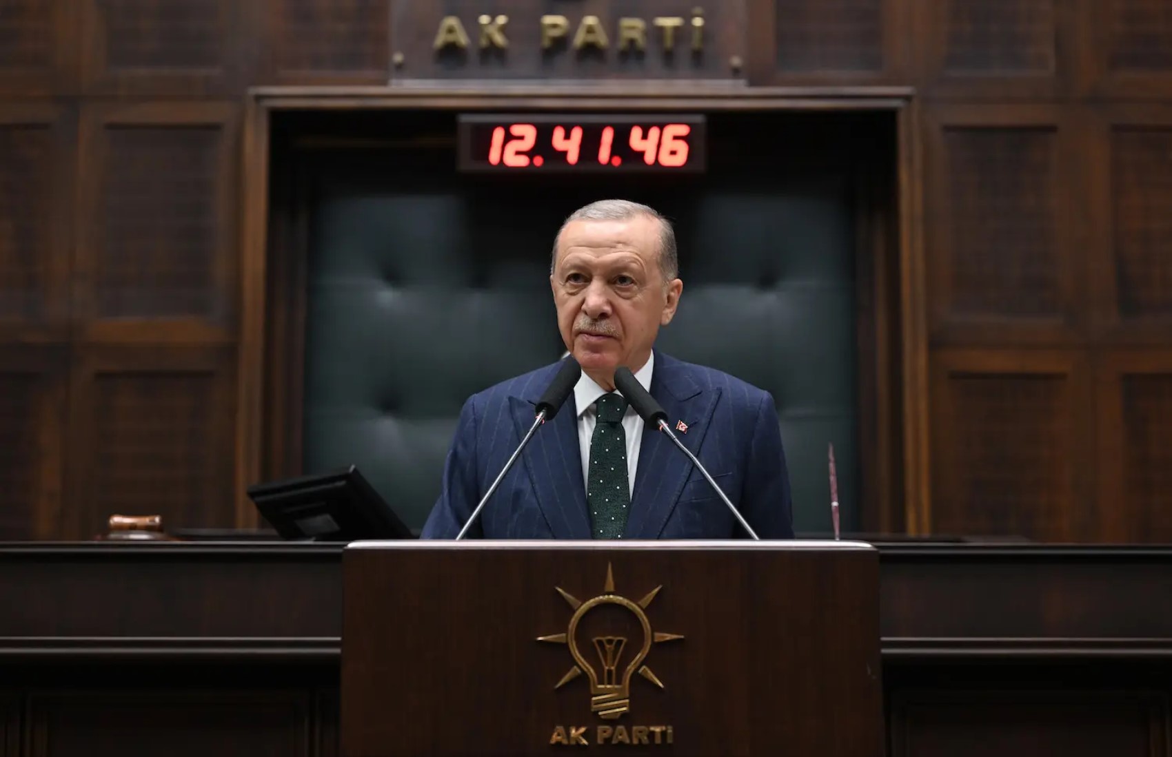 AKP'de alkış krizi: Parti yönetimi duruma müdahale etti