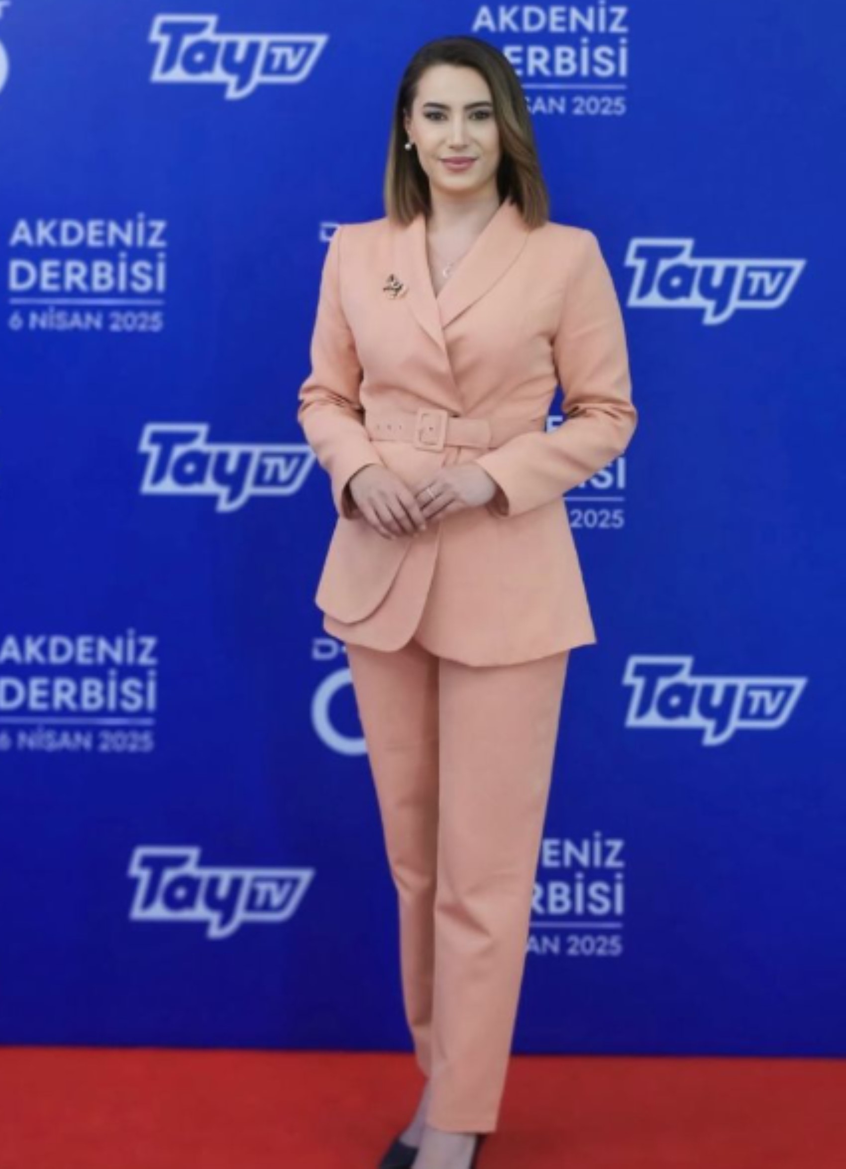 Esen Gök kimdir, kaç yaşındaydı? Türkiye’nin ilk kadın yarış spikeri evinde ölü bulundu