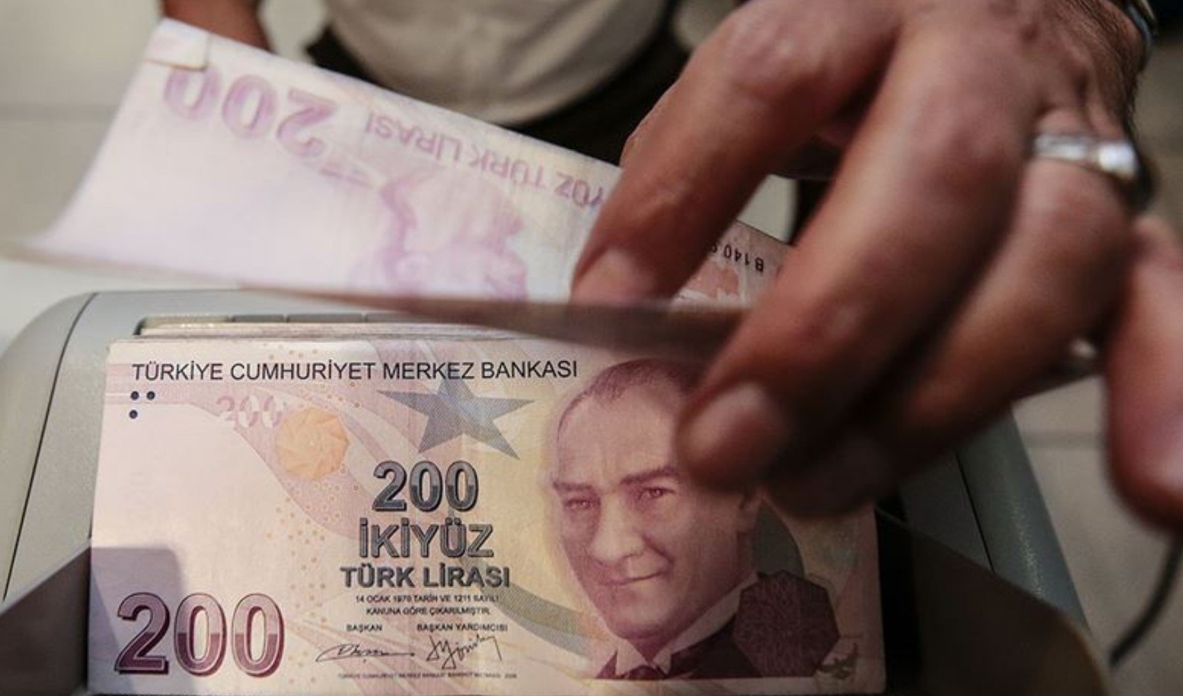 Faiz kararı beklenirken bankaların mevduat yarışı Faiz kararı beklenirken bankaların mevduat yarışı
