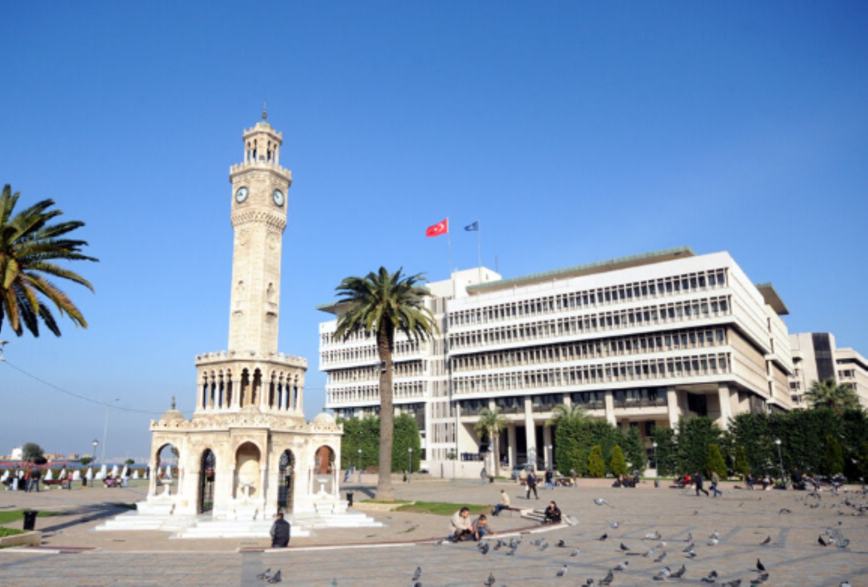 İzmir operasyonunda yeni ayrıntılar: Ölüye bile gözaltı kararı çıkmış!