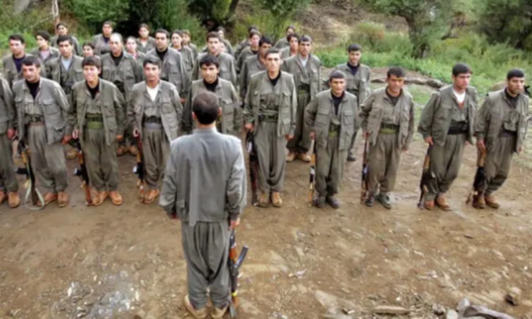 Yeni Şafak önce paylaştı, sonra sildi: Yandaş medyada PKK belirsizliği