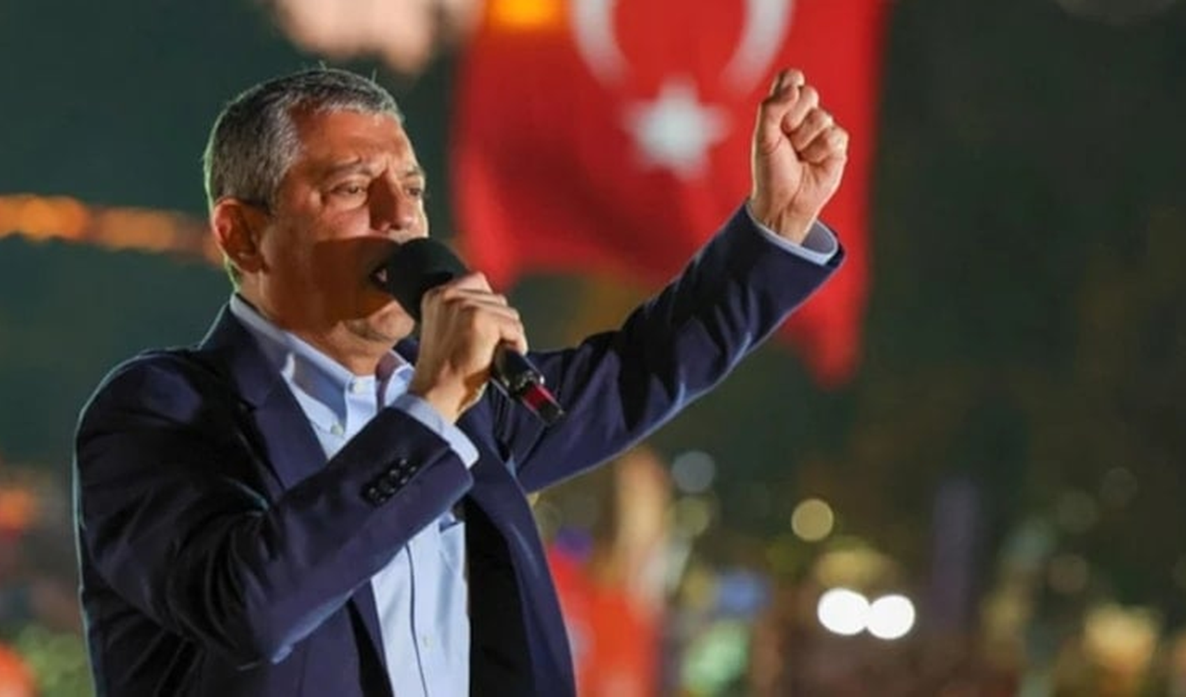 Özgür Özel'den dokunulmazlık tepkisi: 'Beni de atsın hapse'