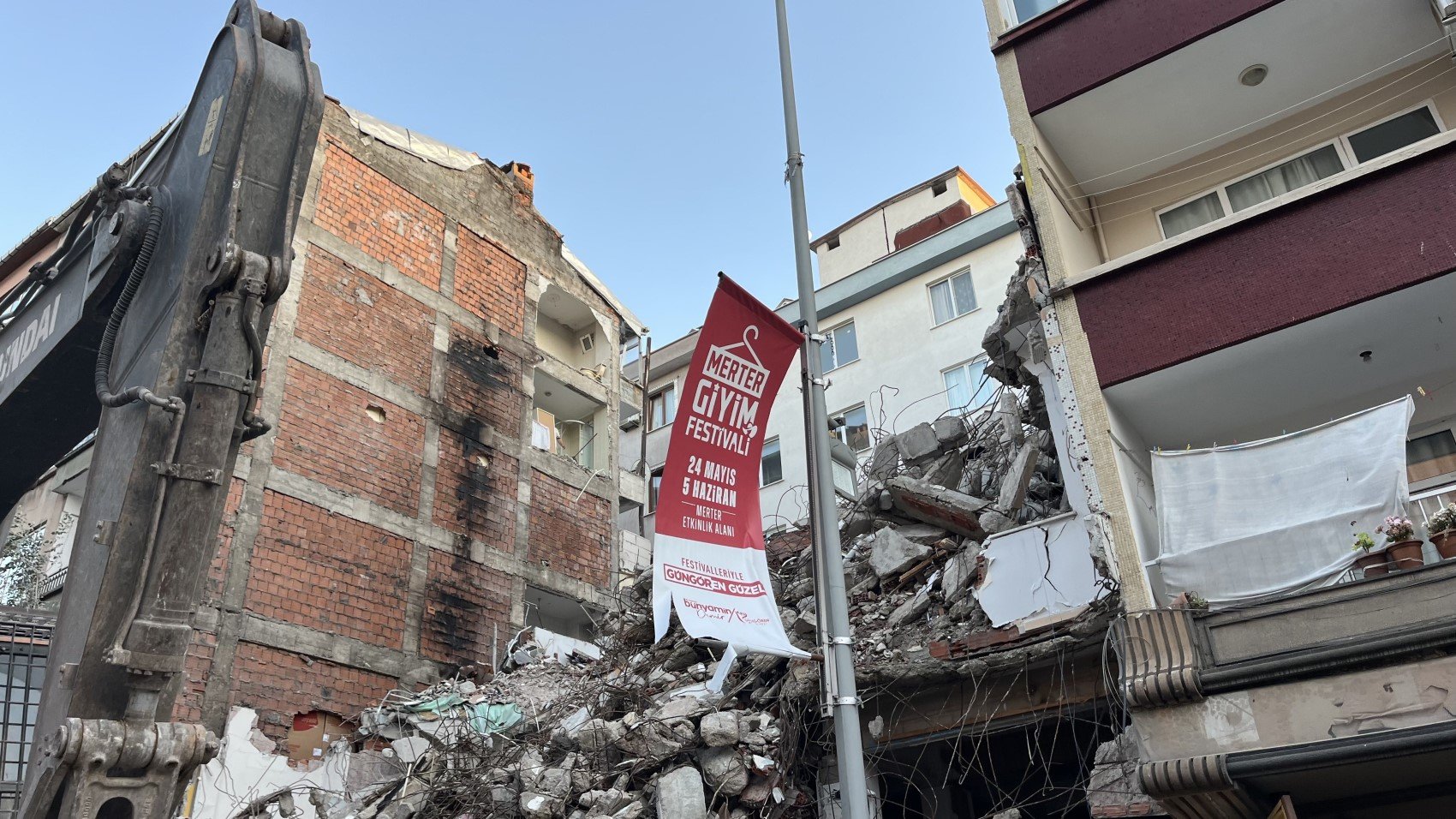 Kentsel dönüşüm ortaya çıkardı: 4. ve 5. katı duvarsız bina