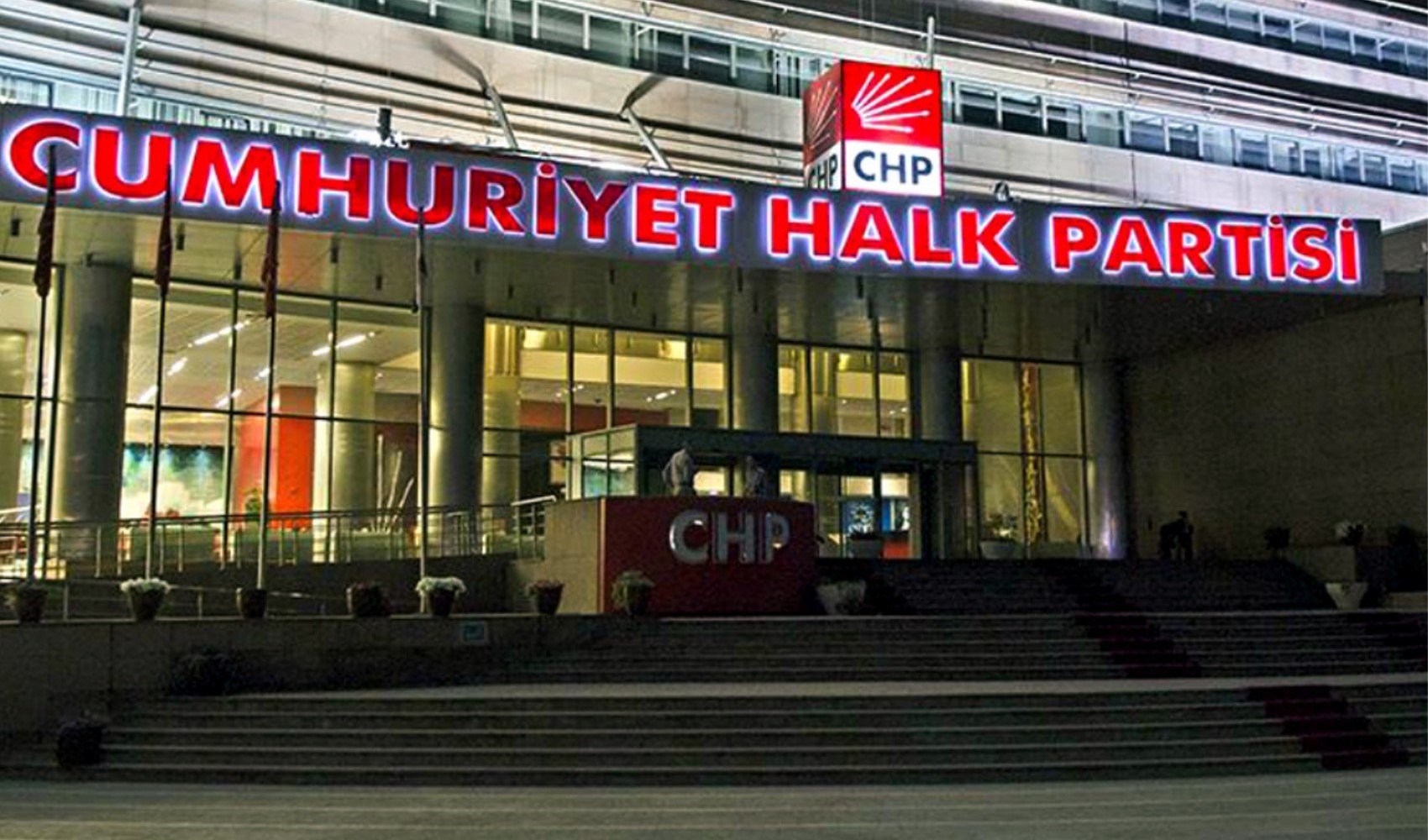 CHP’den Kurultay ve operasyon tepkisi: 'Kaosun sürekli hale getirilmesi isteniyor'