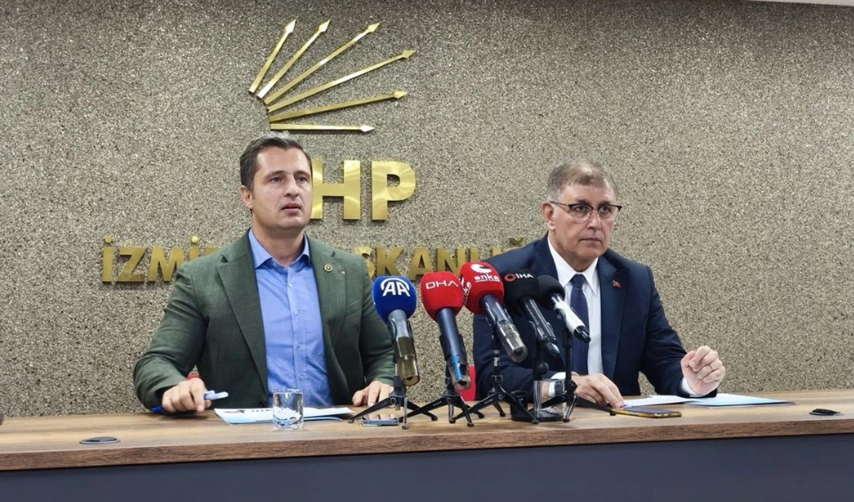 CHP Parti Sözcüsü Yücel ve Başkan Tugay'dan gözaltı değerlendirmesi: Kahin olmak gerekmiyor