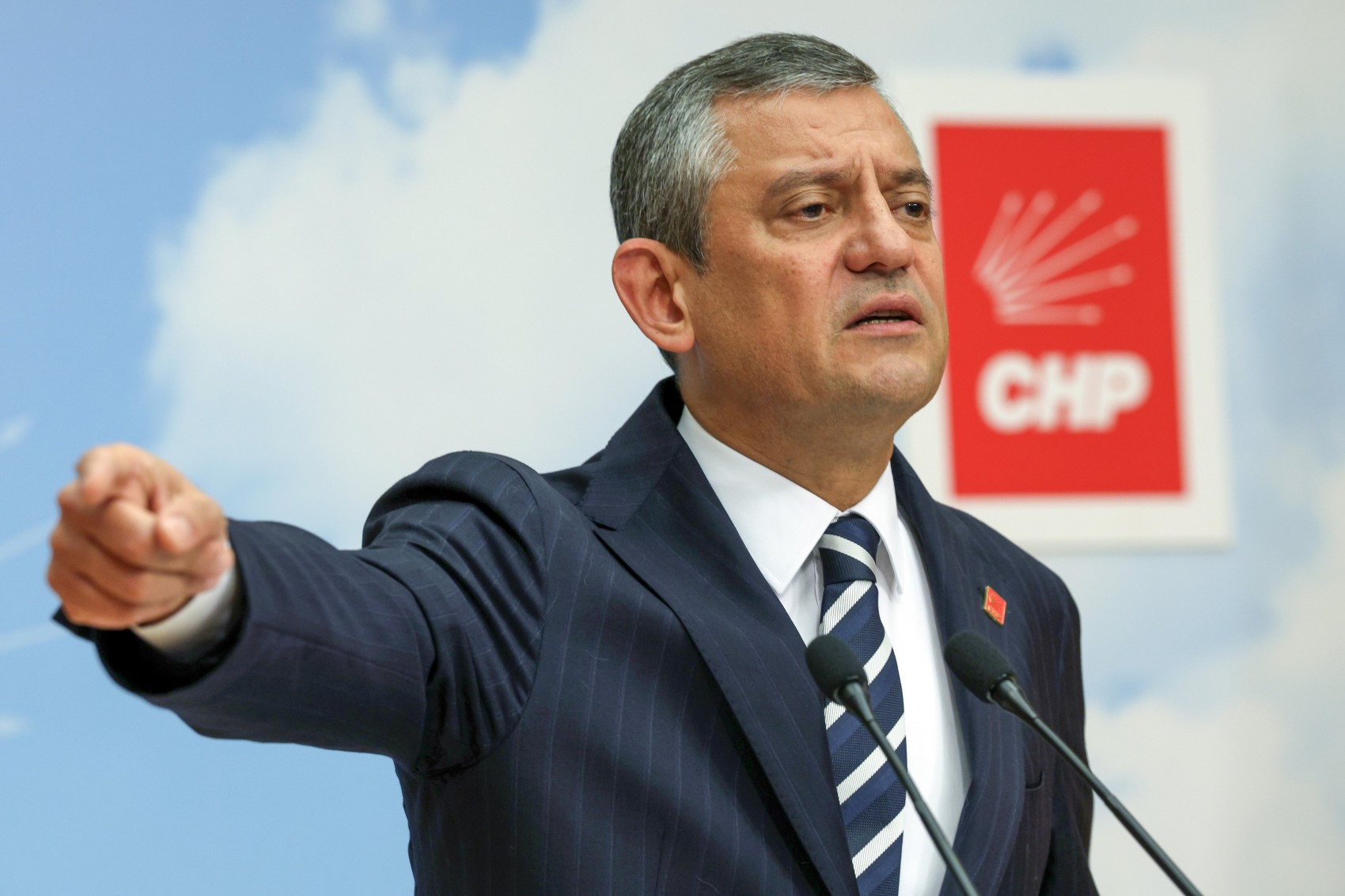 Özgür Özel, 'sürece zarar verir' diyerek uyardı! 'Kimse enayi değil...'