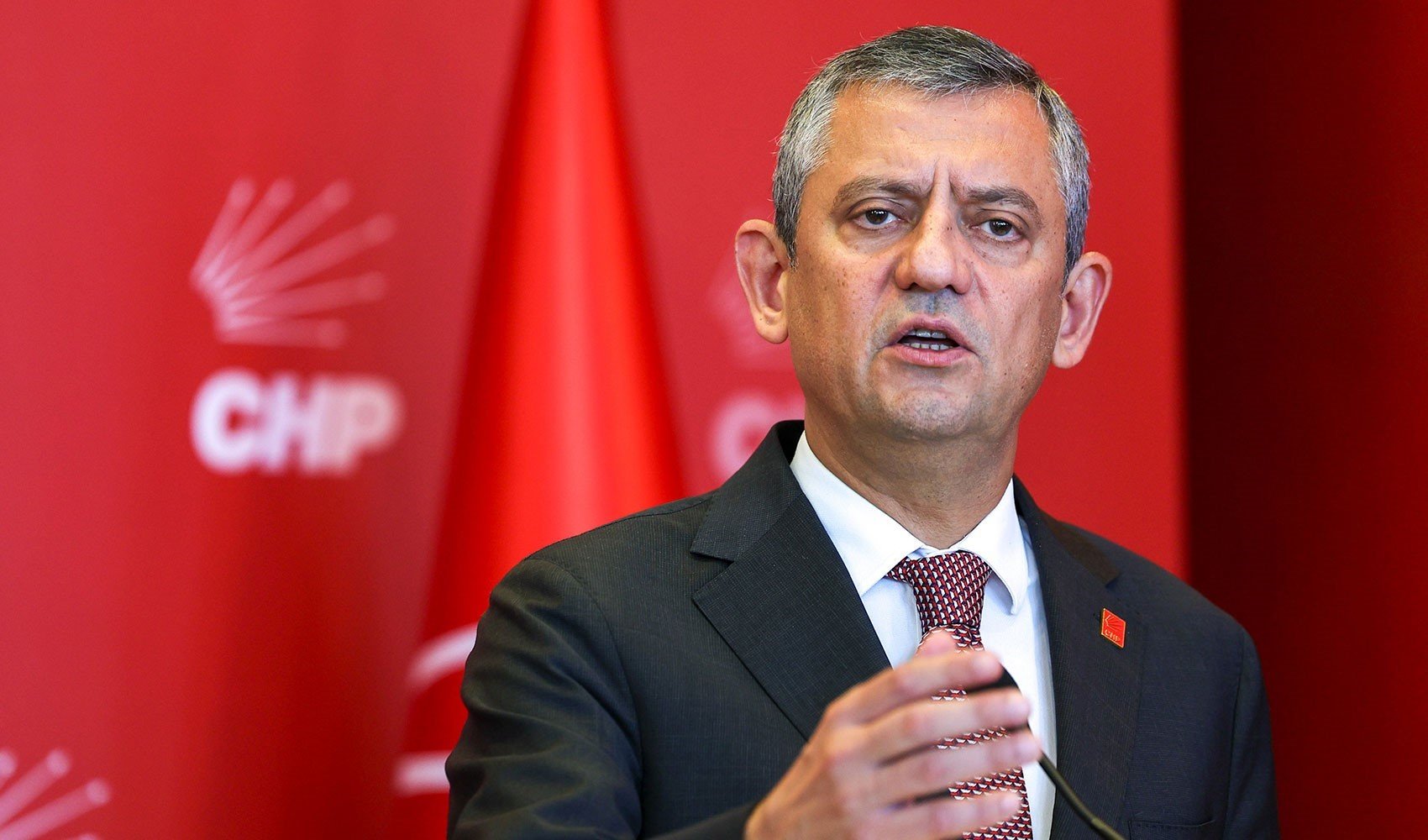 Özgür Özel, 'sürece zarar verir' diyerek uyardı! Özgür Özel, 'sürece zarar verir' diyerek uyardı!