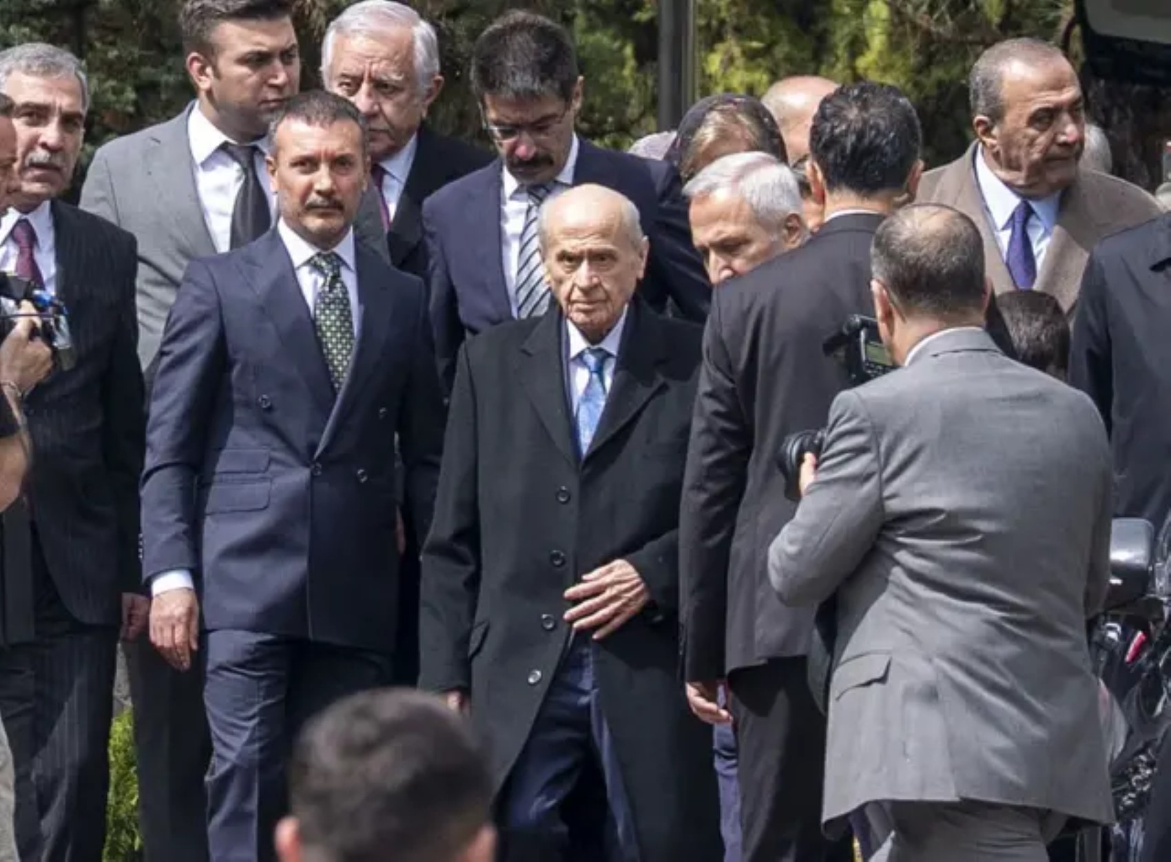 Bahçeli'nin 'Bir Kürt bir Alevi' önerisi gündem olmuştu! MHP cephesinden ilk açıklama geldi: 'Devlet Bahçeli vizyonu' dedi, yalanlamadı