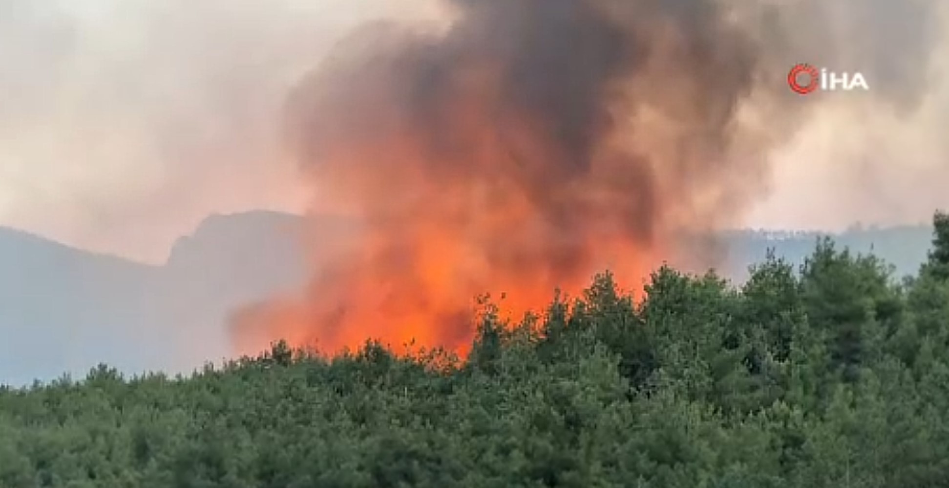 Sakarya'daki yangında 28'inci saat: Alevlerin boyutu hava kararınca ortaya çıktı