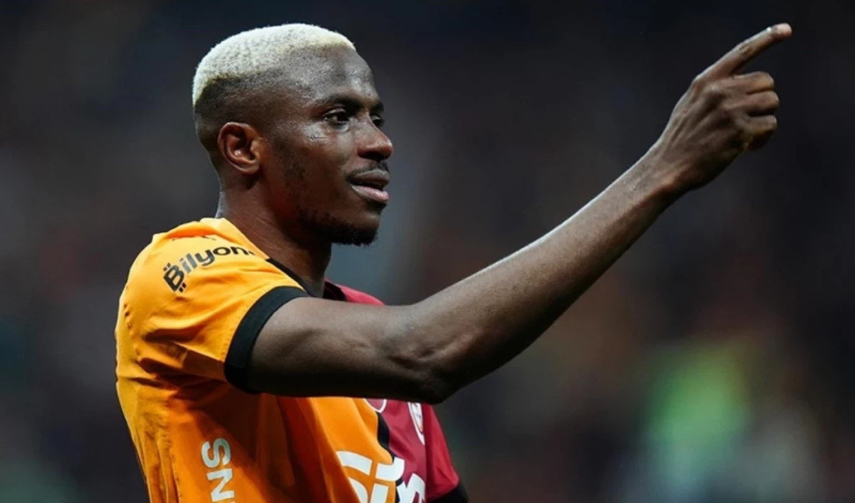Osimhen resmen Aslan: Kadıköy'ün Hakan'ı! Osimhen resmen Aslan: Kadıköy'ün Hakan'ı!
