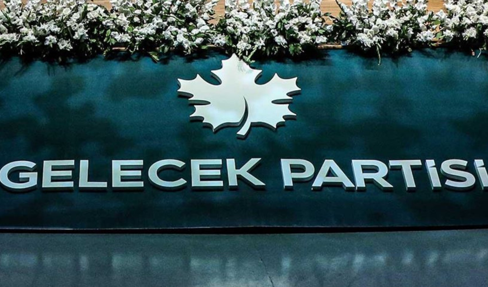Gelecek Partisi'nde bir istifa daha!